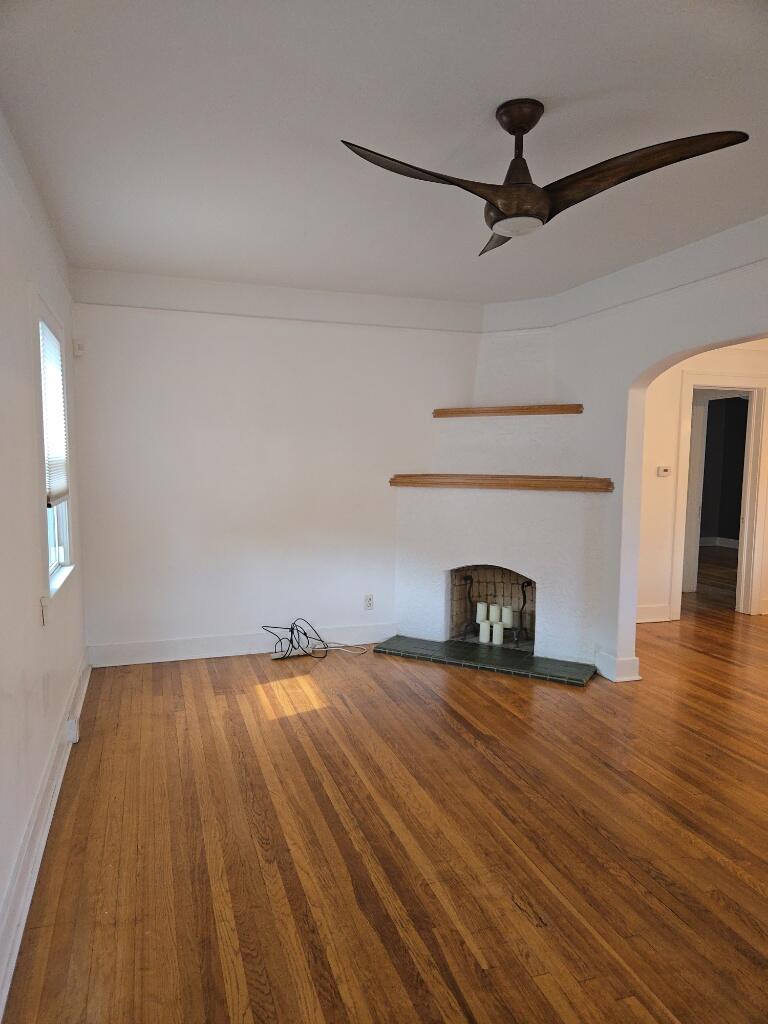 Photo 11 — 2909 Campus Boulevard NE