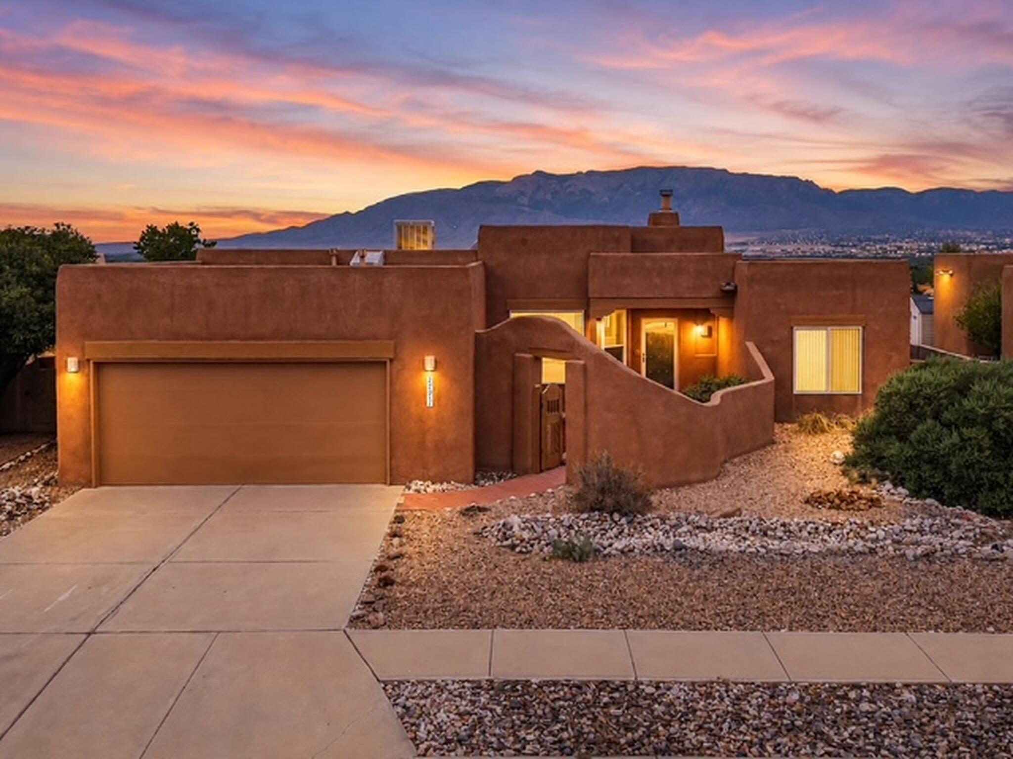 4211 Bryan Avenue NW, Albuquerque, NM 87114