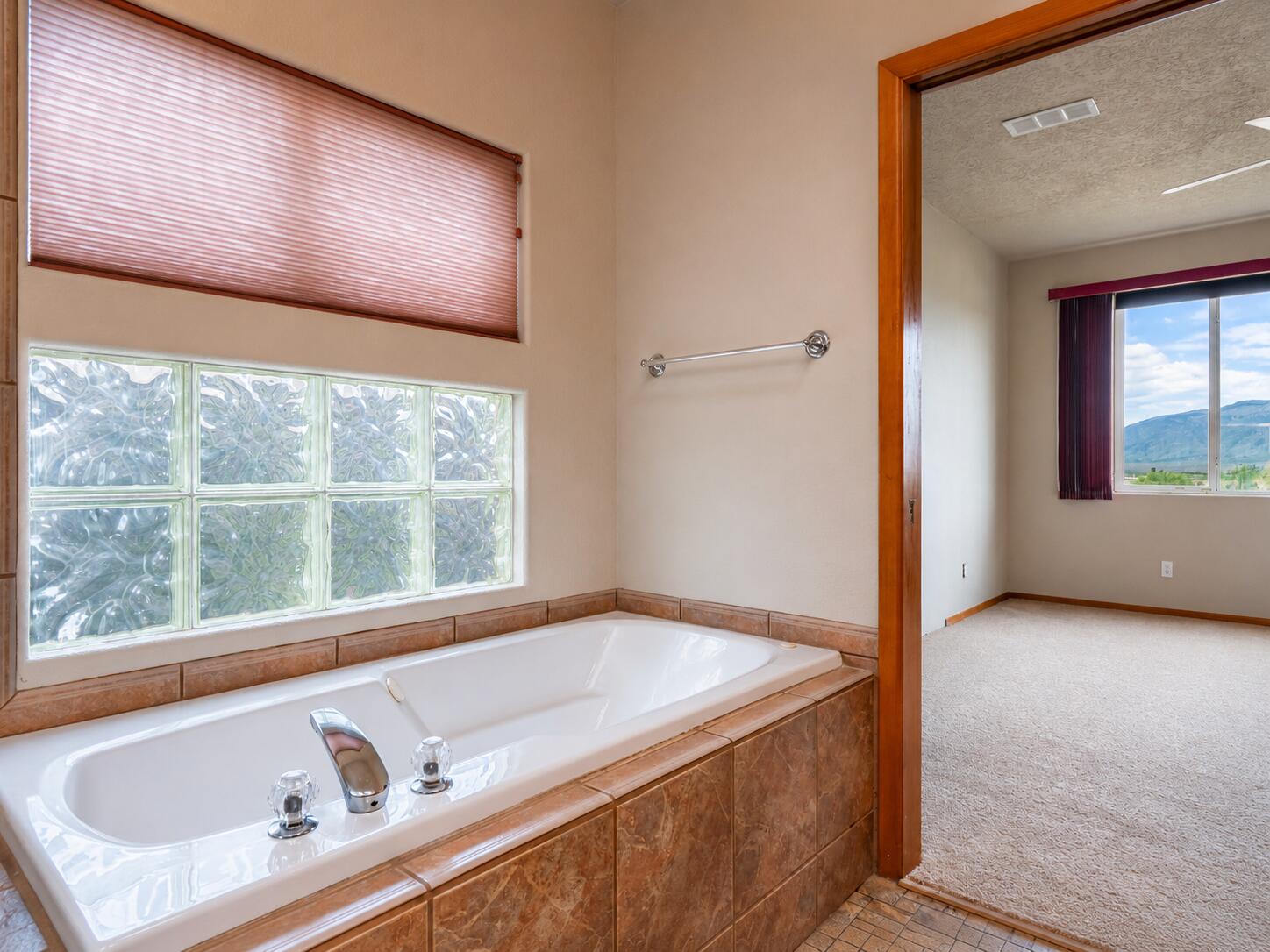 Photo 9 — 4211 Bryan Avenue NW