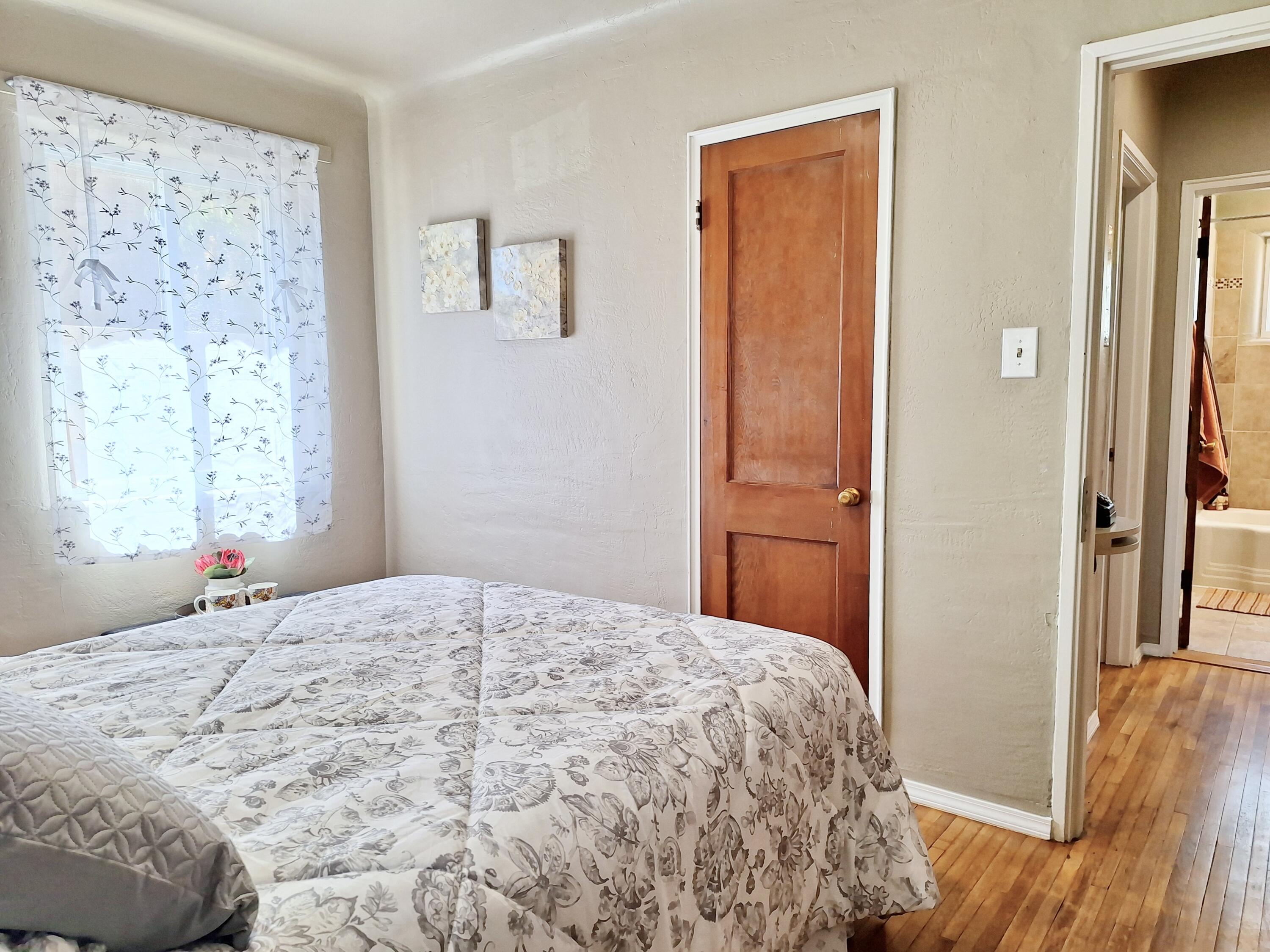 Photo 16 — 2829 Sierra Drive NE