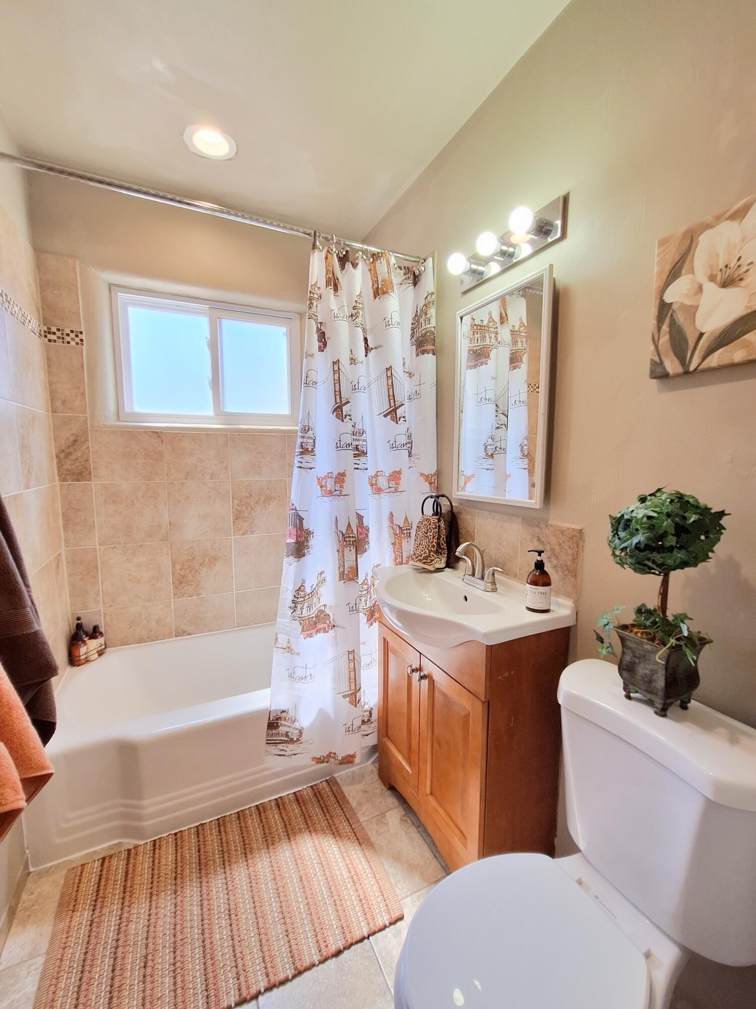 Photo 15 — 2829 Sierra Drive NE