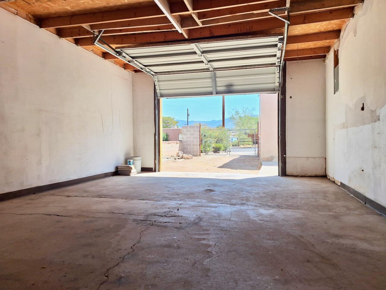 Photo 6 — 2829 Sierra Drive NE