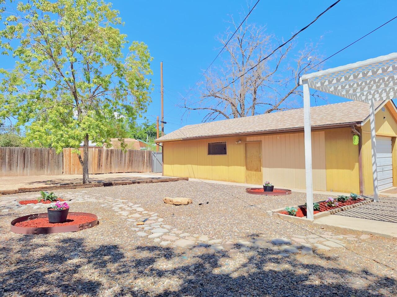 Photo 5 — 2829 Sierra Drive NE