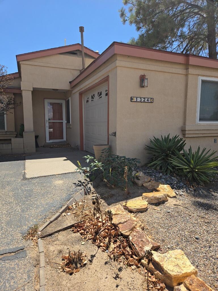1324 Lil Avenue NE, Rio Rancho, NM 87144