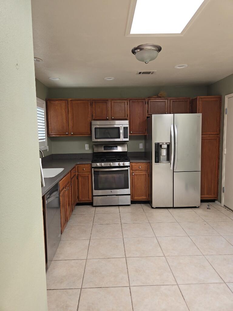 Photo 11 — 1324 Lil Avenue NE