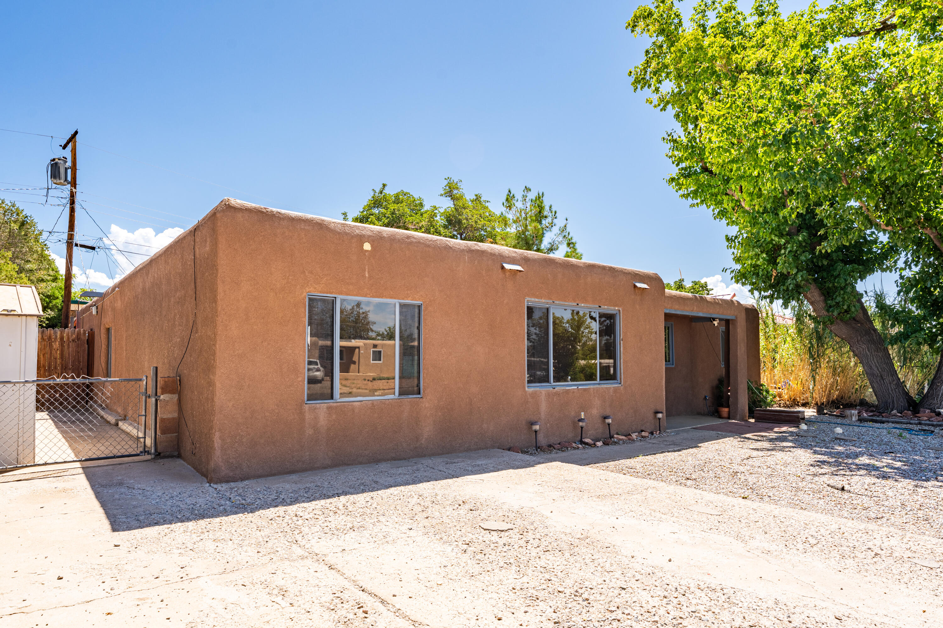 1212 Propps Street NE, Albuquerque, NM 87112