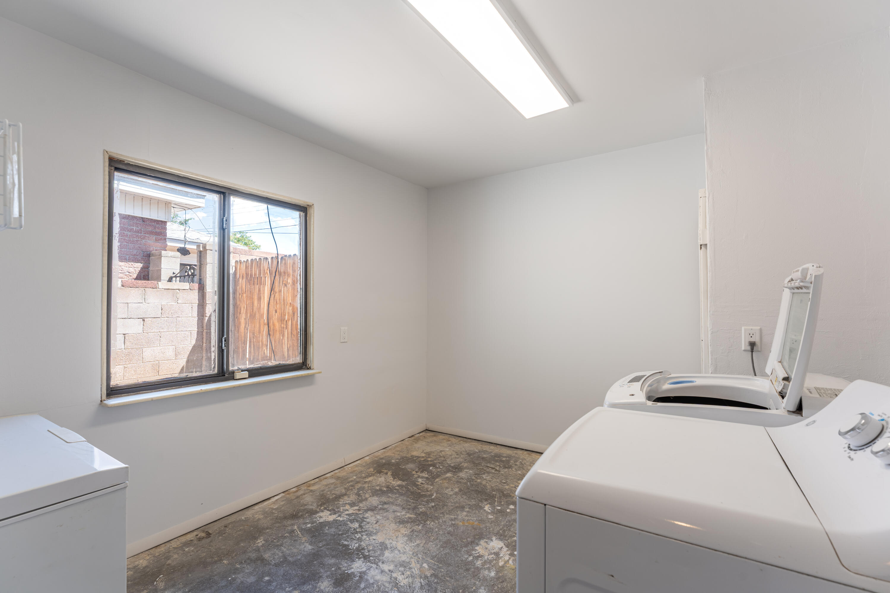 Photo 9 — 1212 Propps Street NE