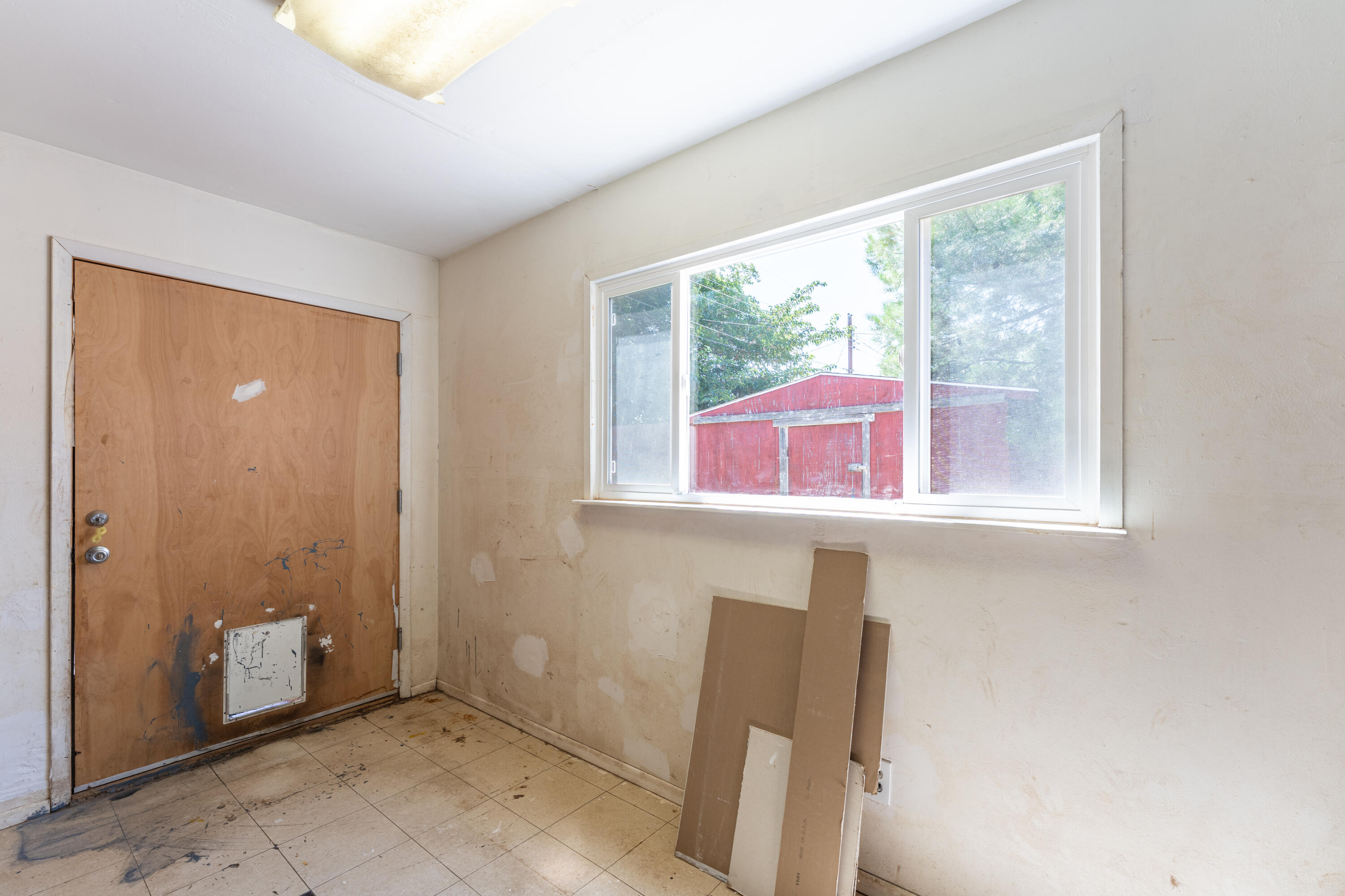 Photo 8 — 1212 Propps Street NE