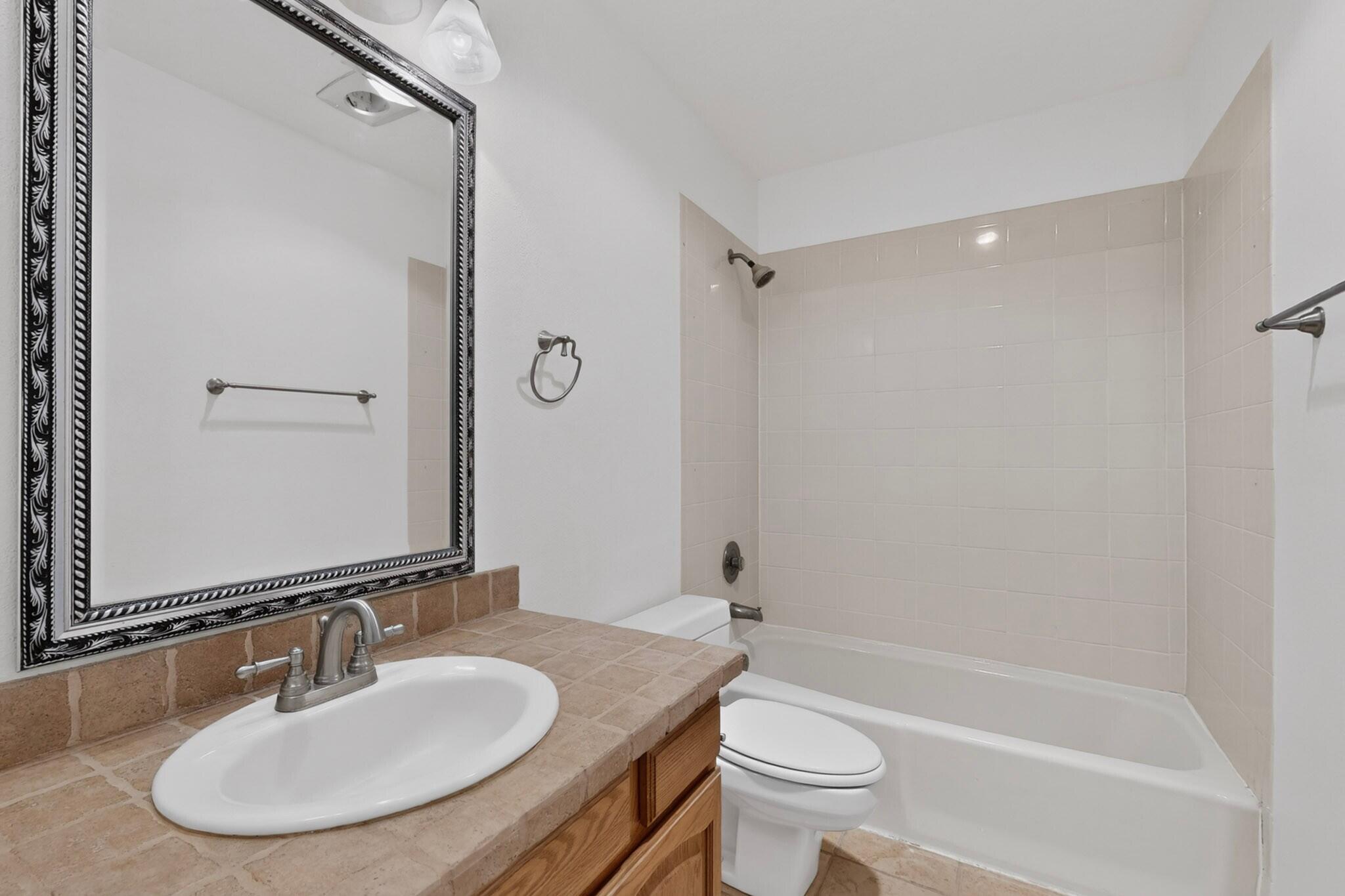 Photo 20 — 10701 Malaguena Lane NE