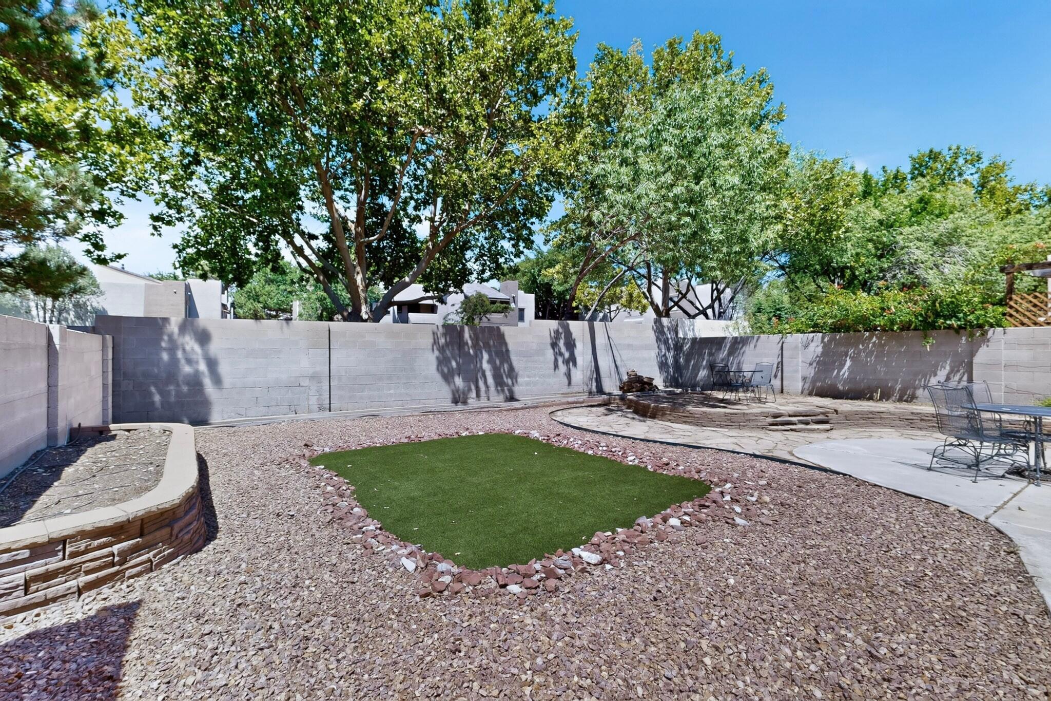 Photo 11 — 10701 Malaguena Lane NE