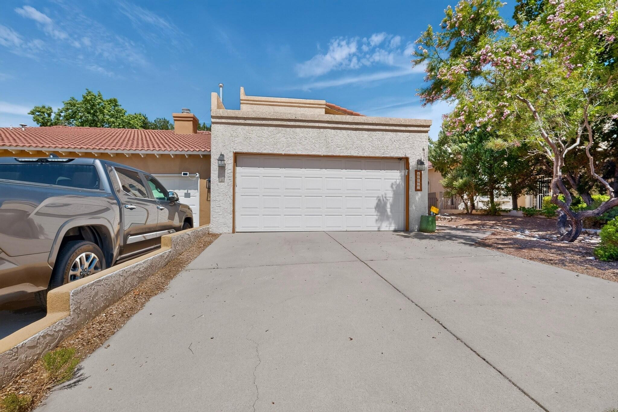 Photo 2 — 10701 Malaguena Lane NE