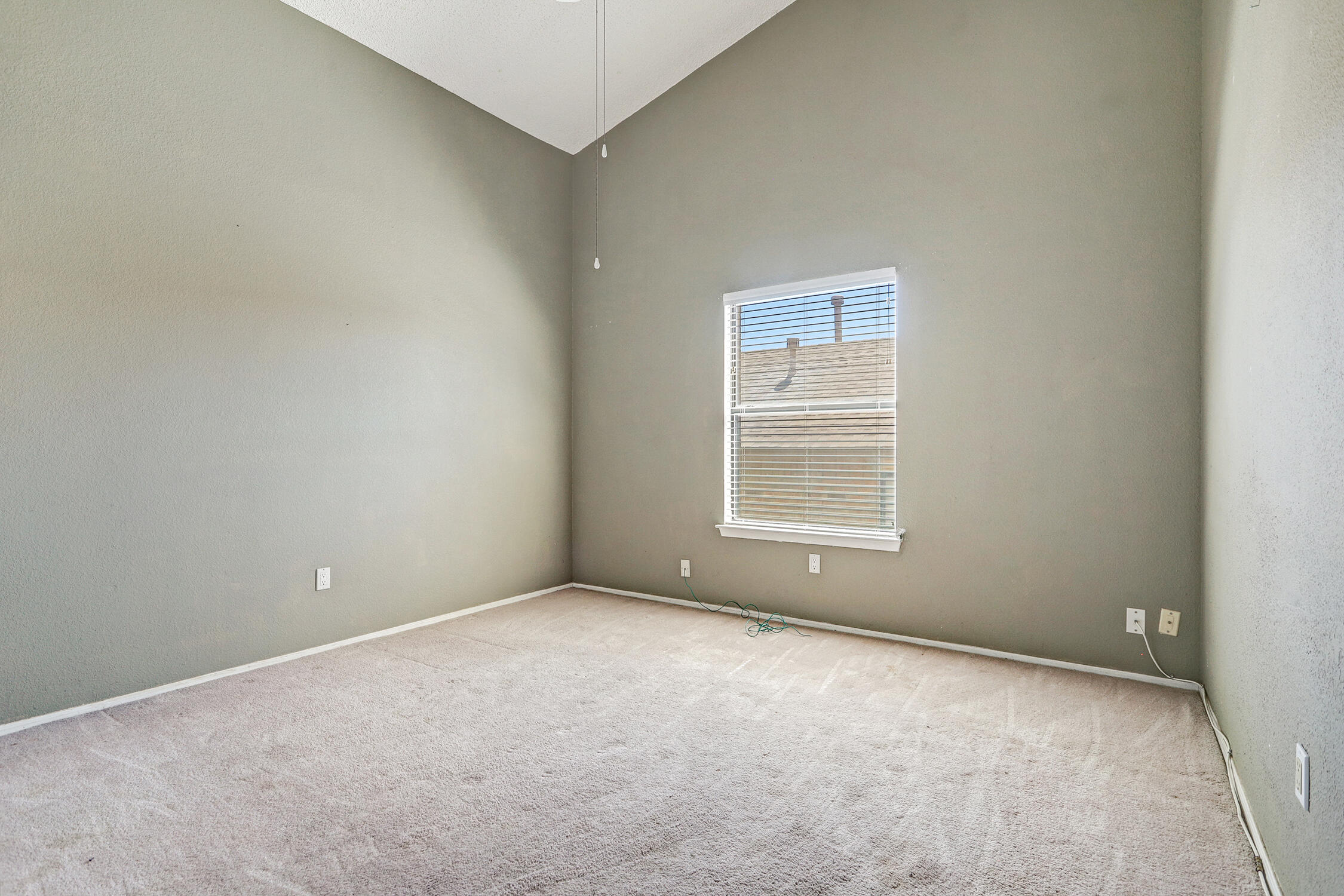 Photo 10 — 5305 Tamariz Drive NW