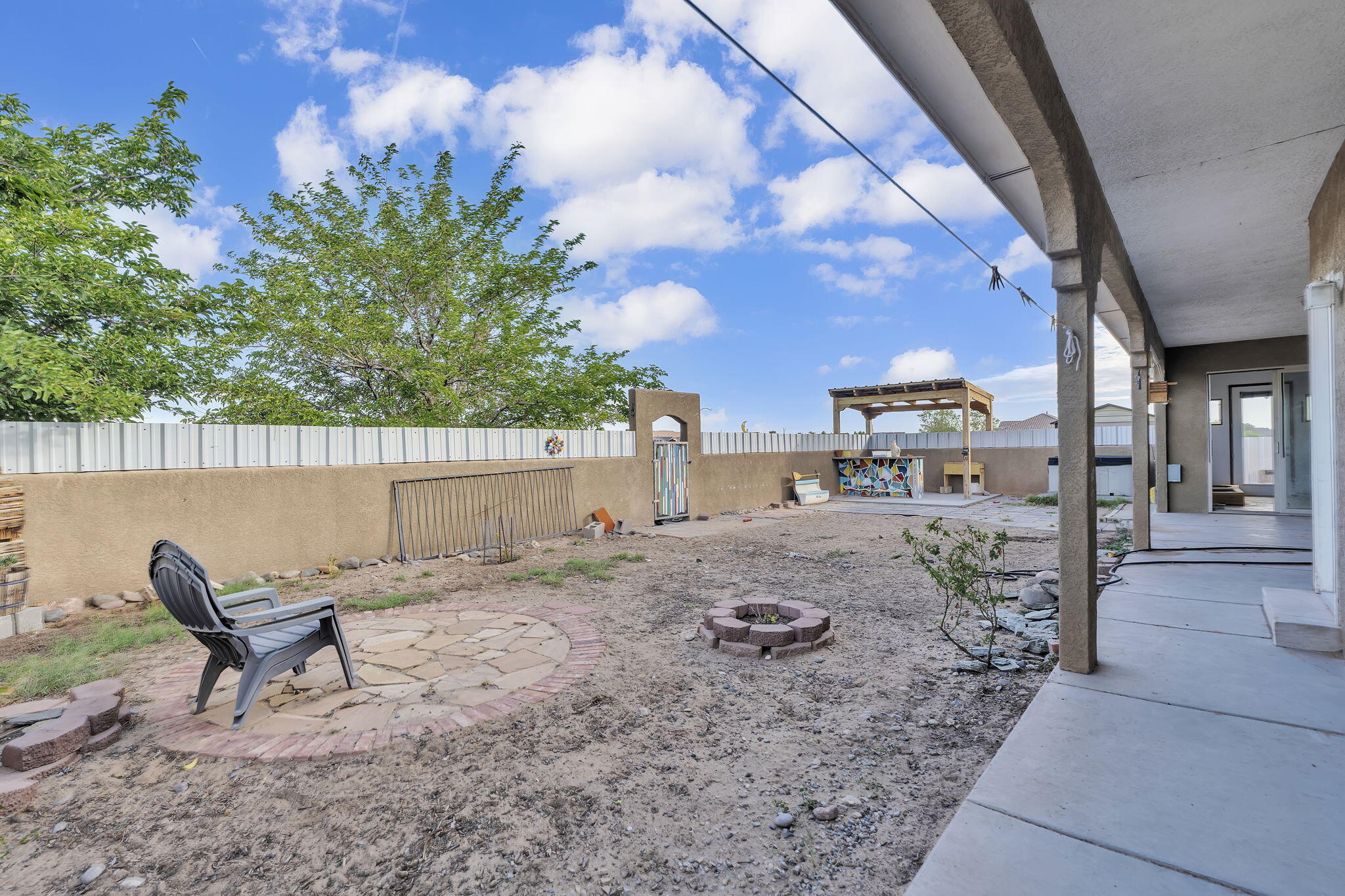 Photo 17 — 1531 Acapulco Road NE