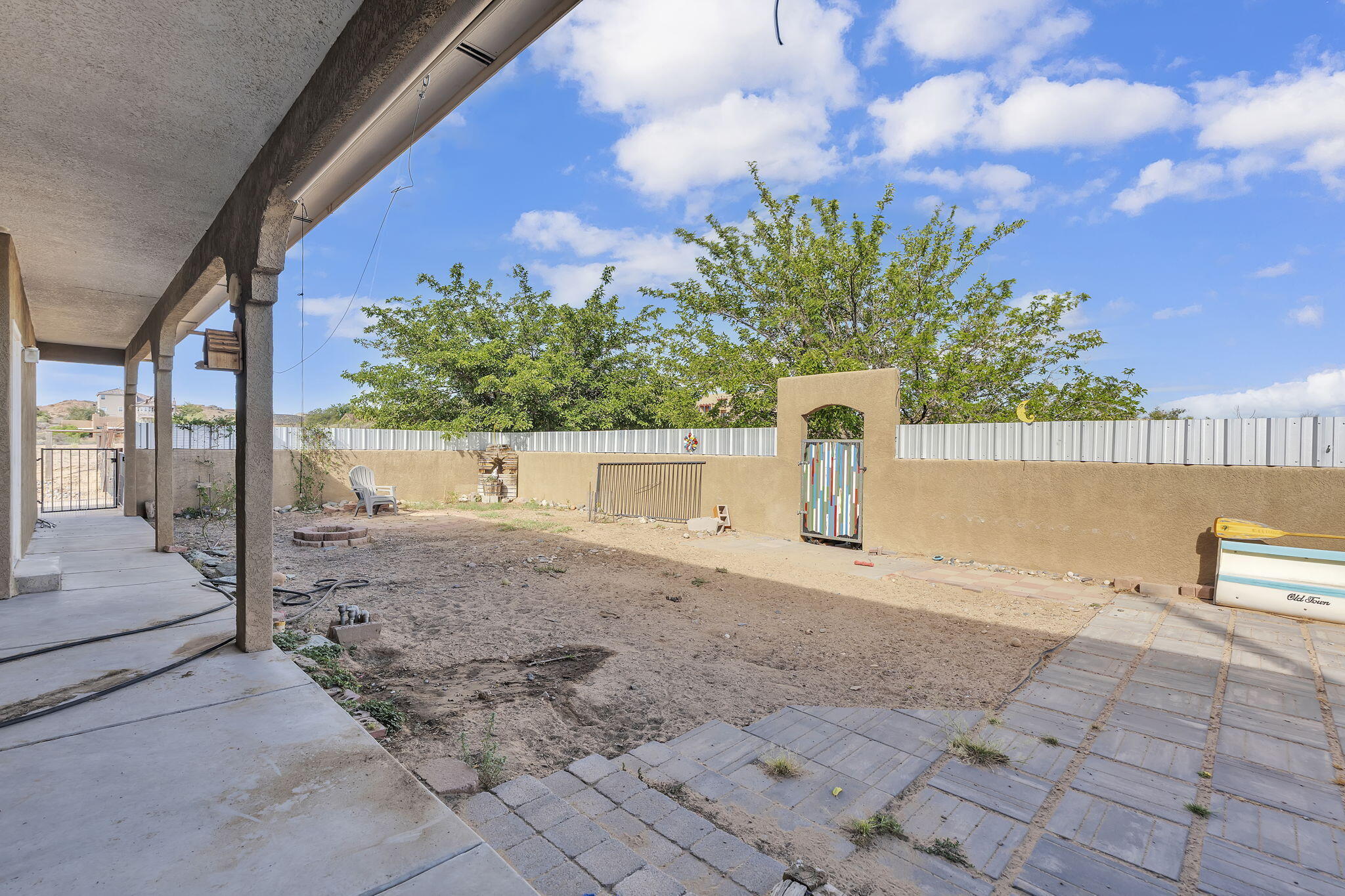 Photo 16 — 1531 Acapulco Road NE