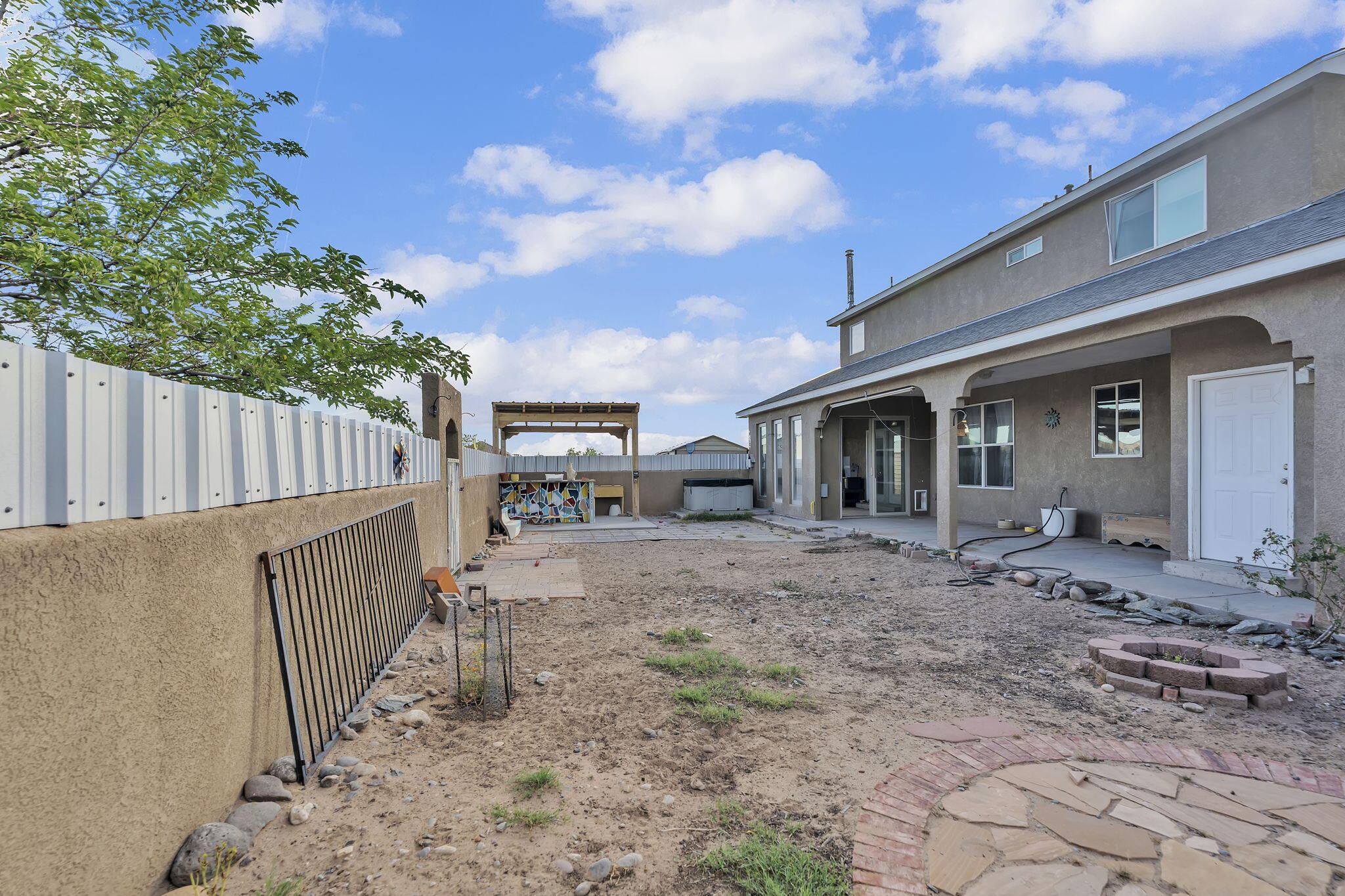 Photo 13 — 1531 Acapulco Road NE