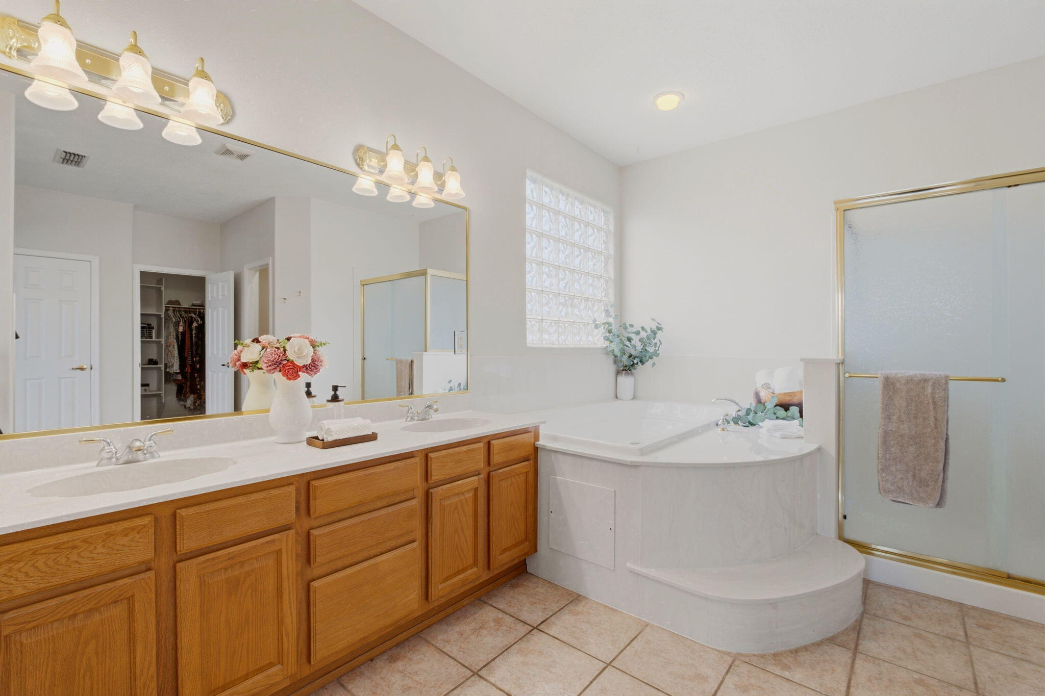 Photo 16 — 1584 14th Street SE