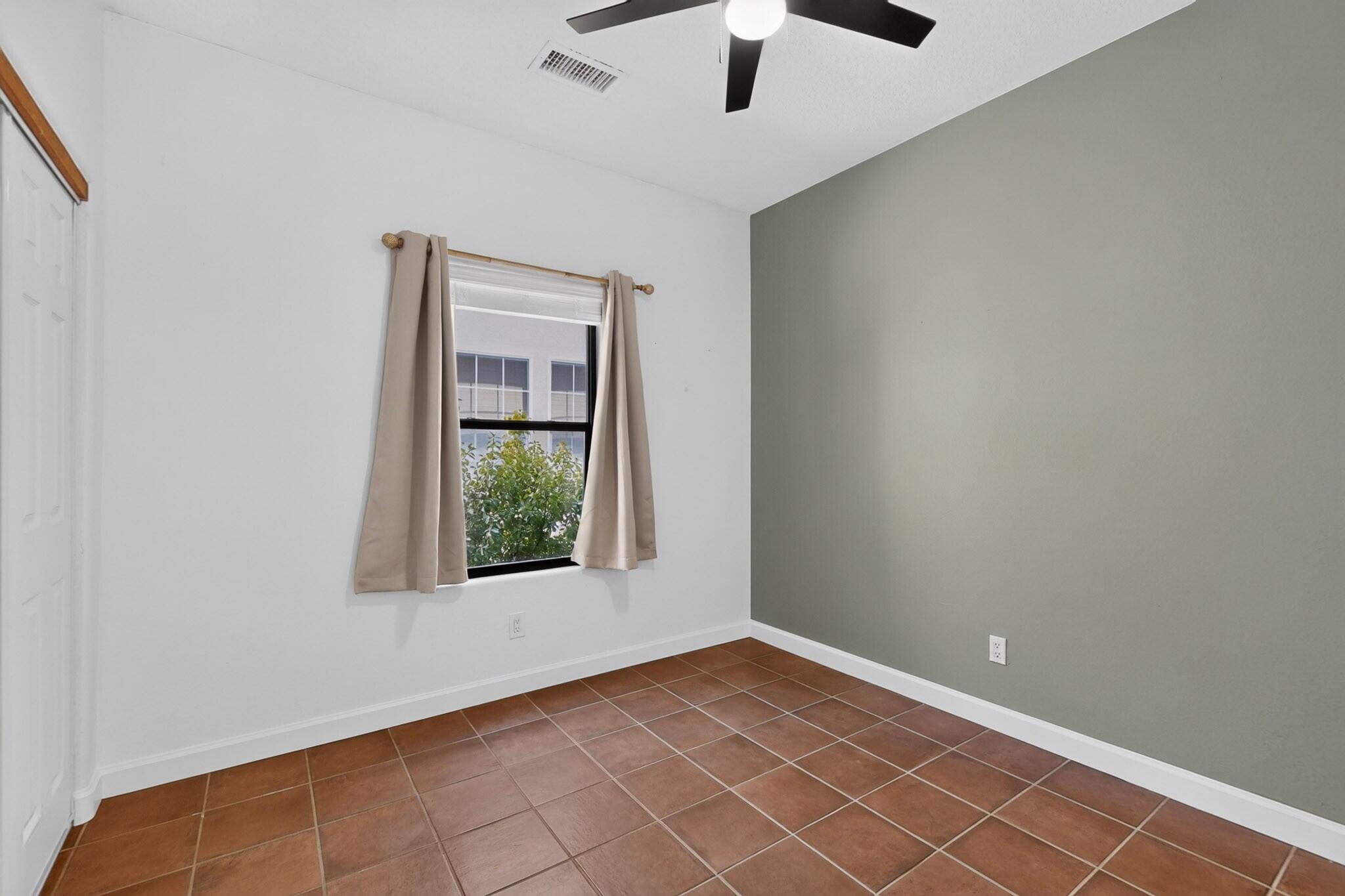 Photo 6 — 968 Villarrica Street NW