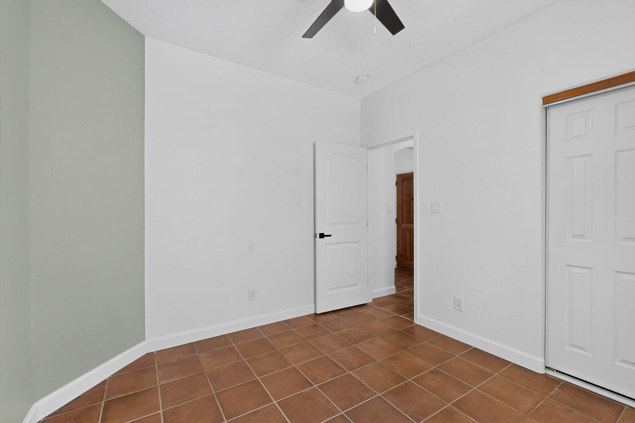 Photo 8 — 968 Villarrica Street NW