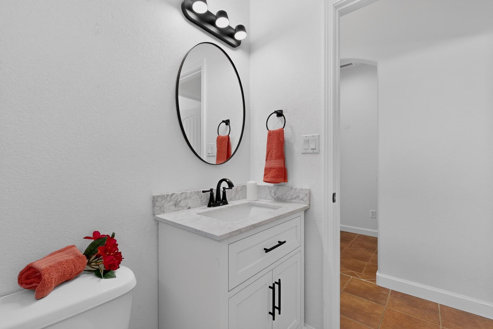 Photo 10 — 968 Villarrica Street NW