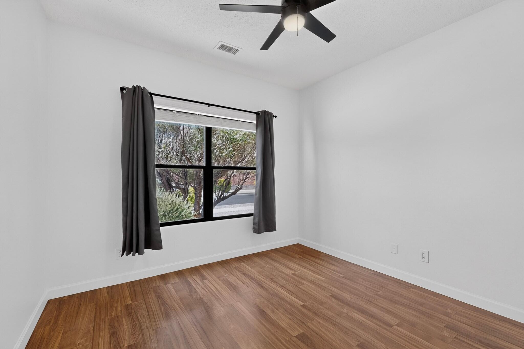 Photo 11 — 968 Villarrica Street NW