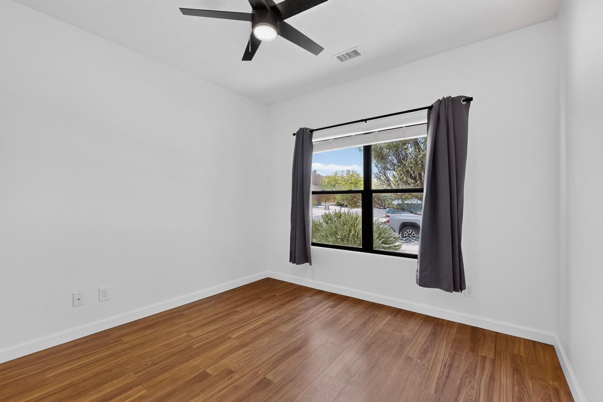 Photo 12 — 968 Villarrica Street NW