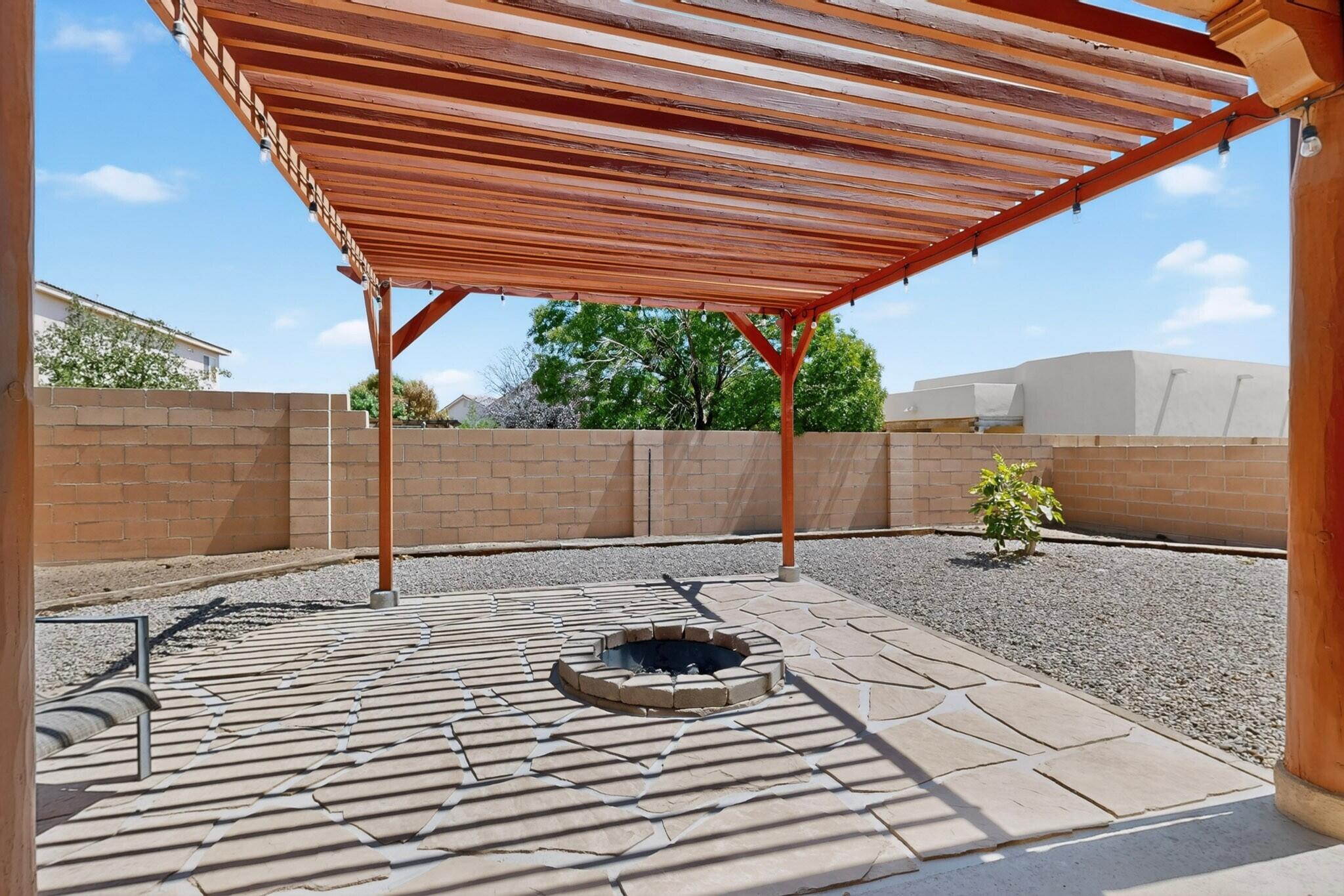 Photo 17 — 968 Villarrica Street NW