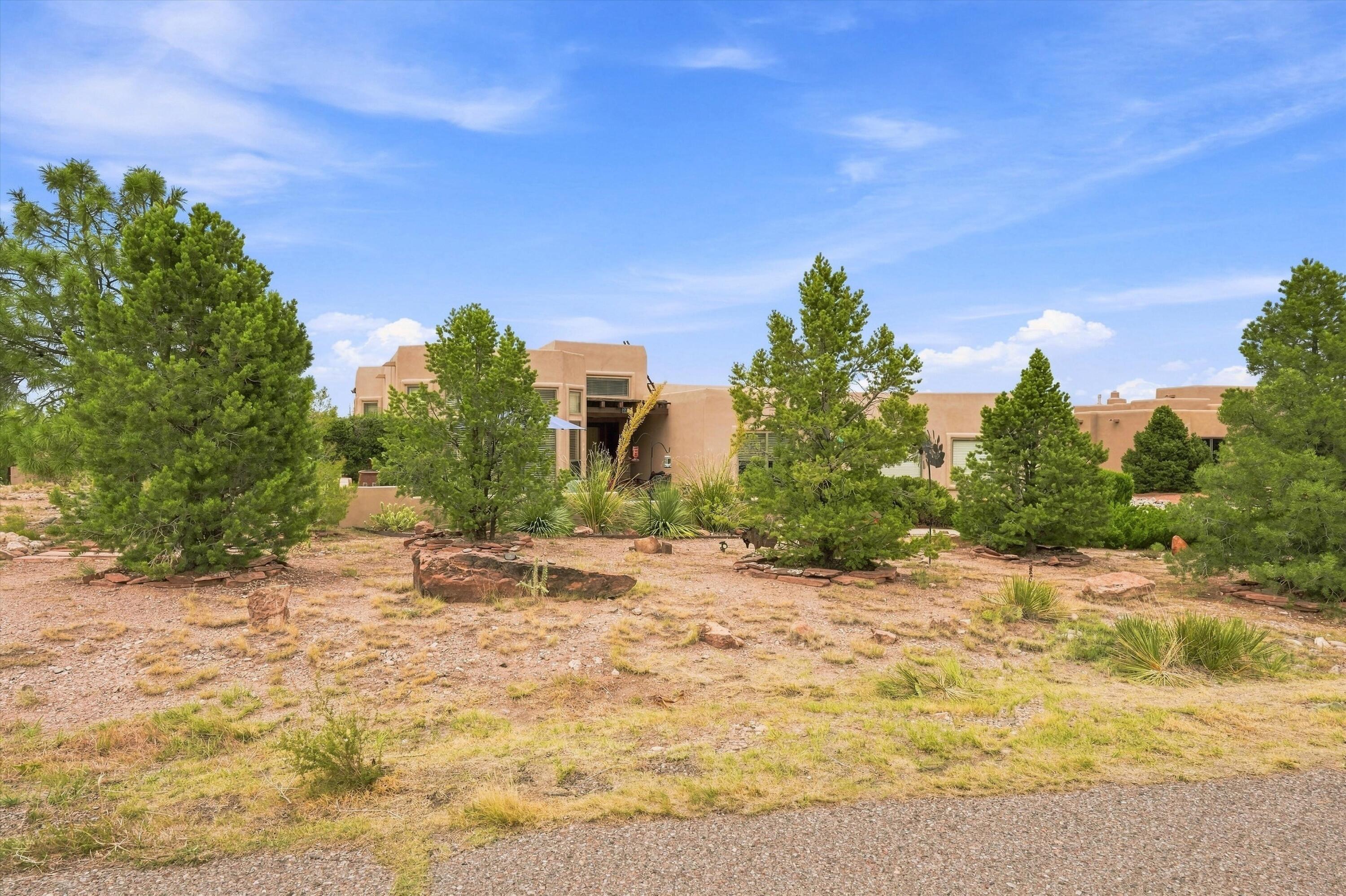 27 Dusty Trail Drive, Placitas, NM 87043