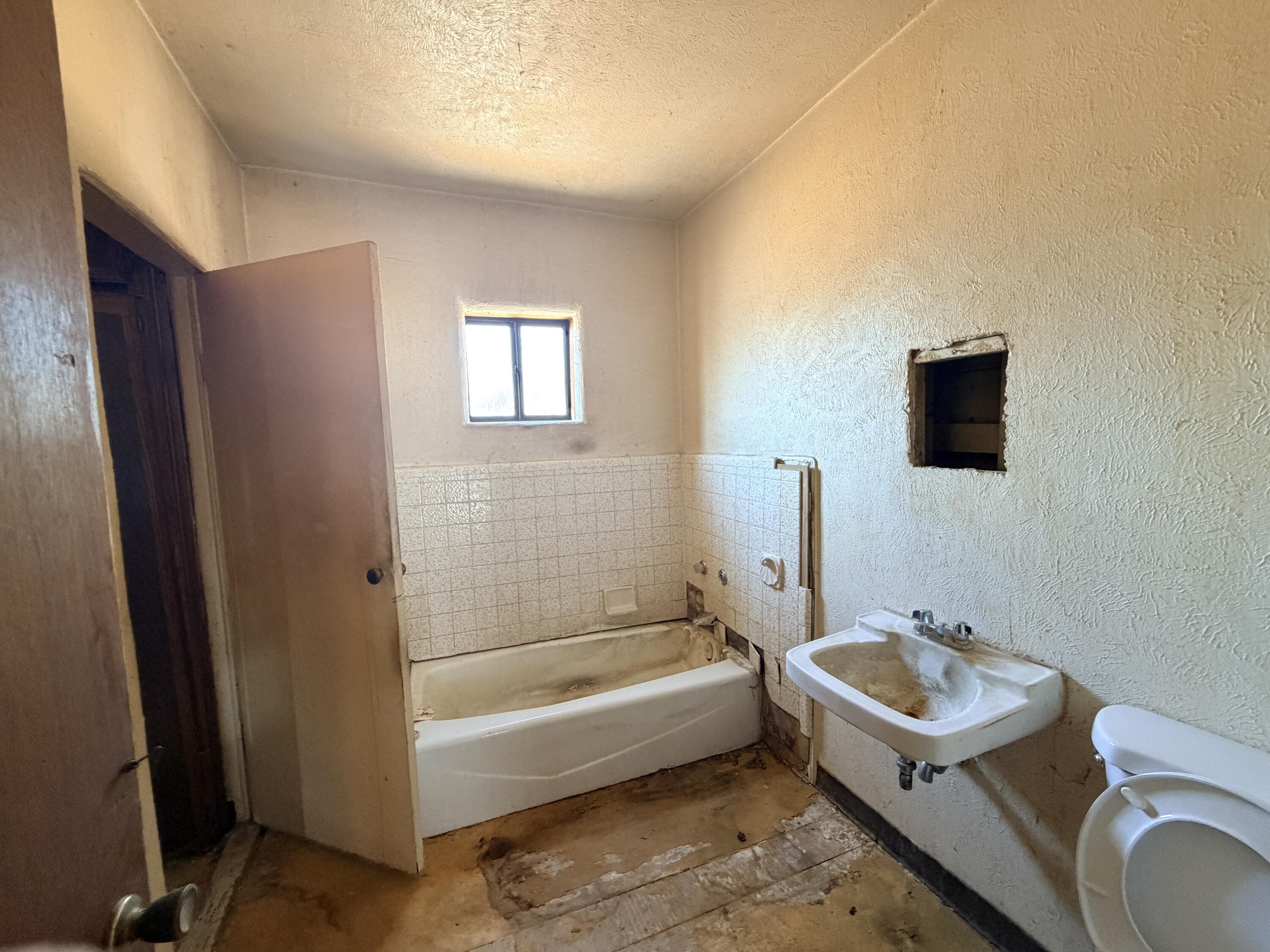 Photo 6 — 1112 Landon Drive SW
