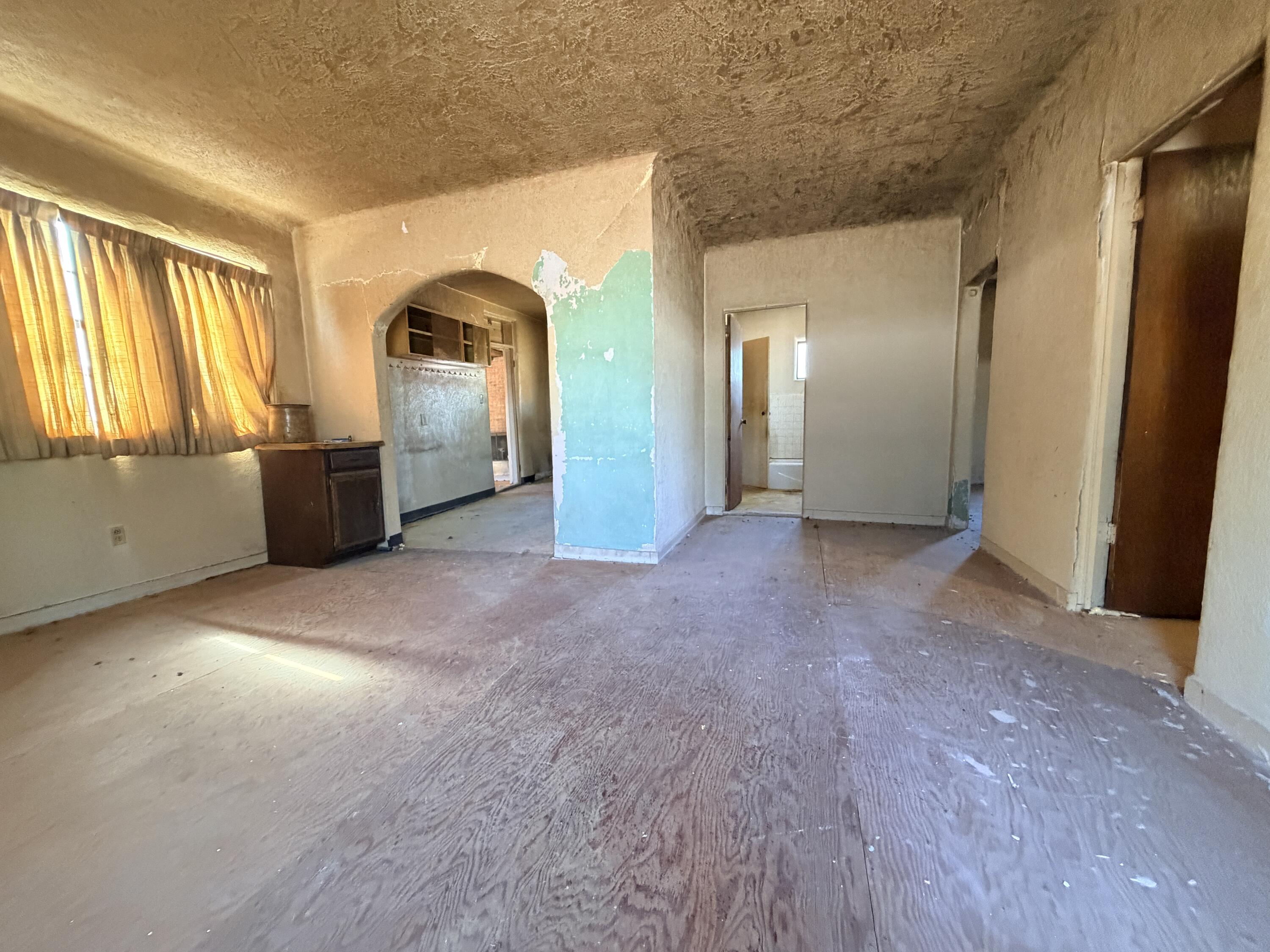 Photo 2 — 1112 Landon Drive SW