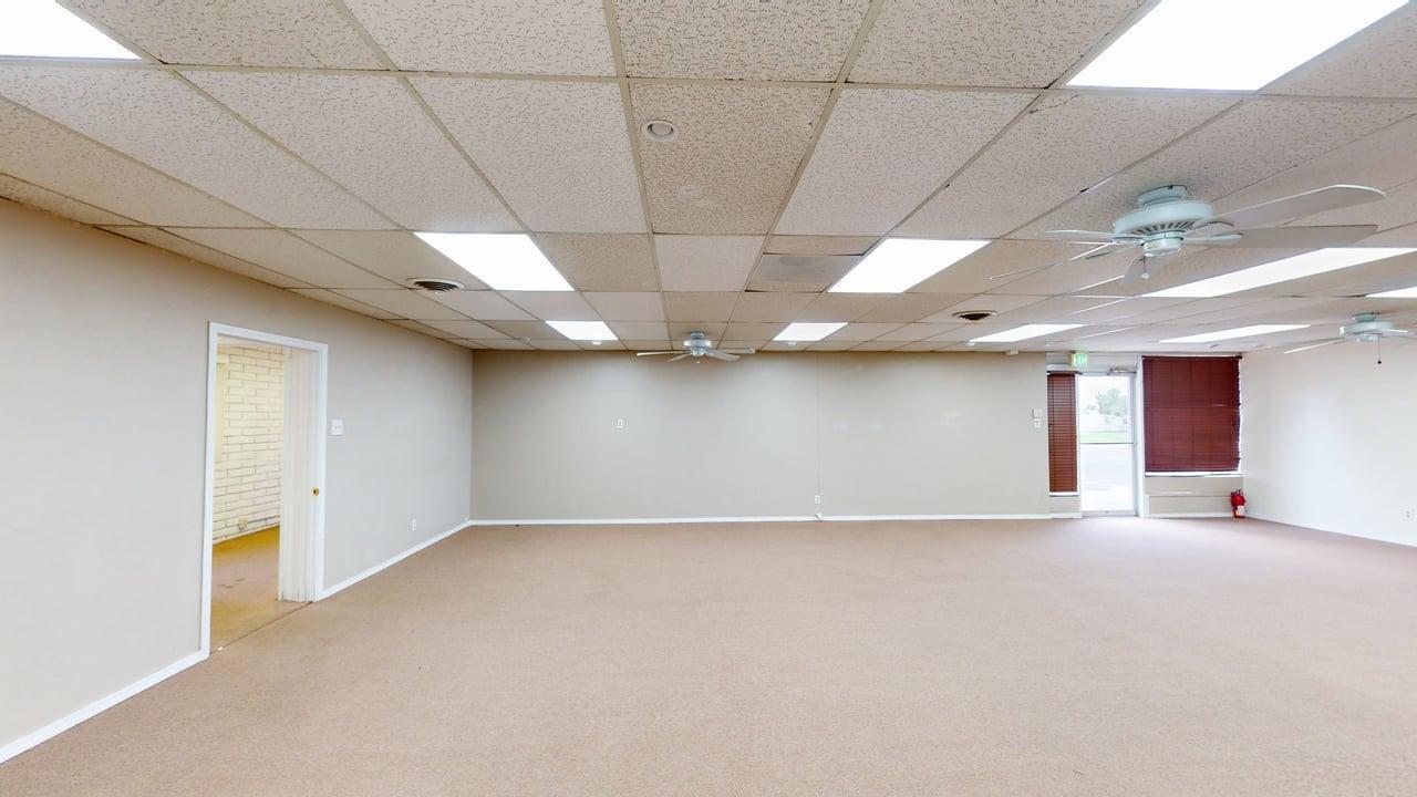 Photo 19 — 9301 Candelaria Road NE