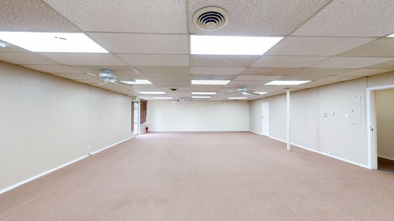 Photo 17 — 9301 Candelaria Road NE