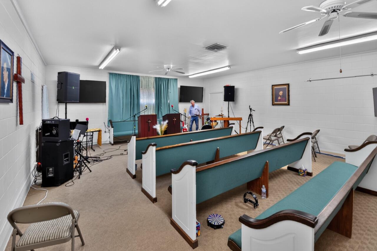 Photo 9 — 9301 Candelaria Road NE