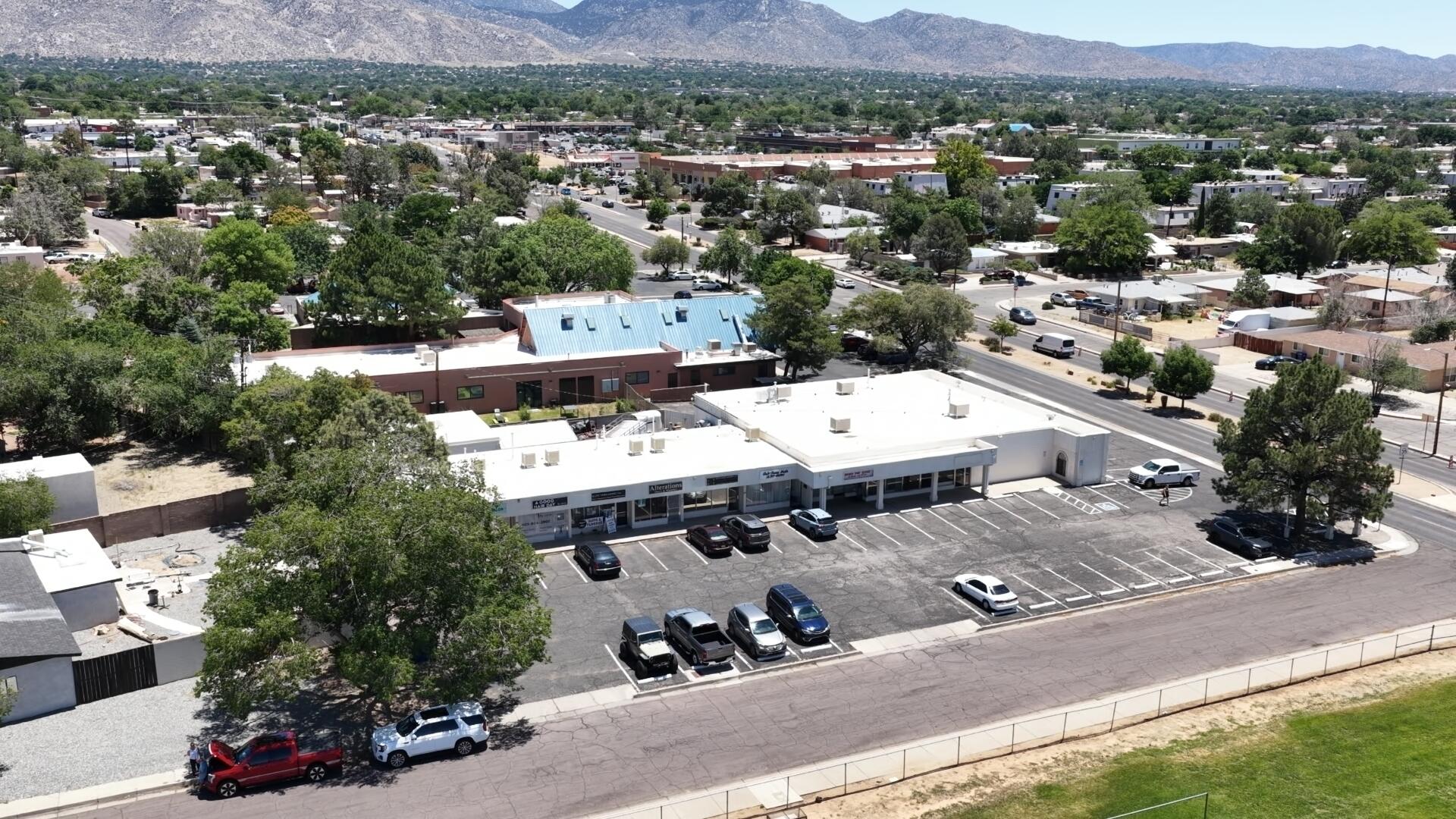 Photo 6 — 9301 Candelaria Road NE