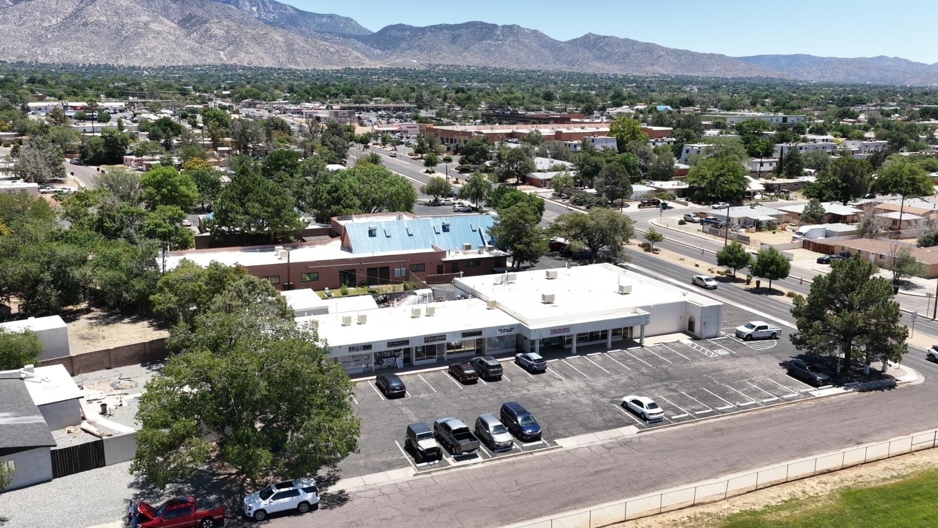 Photo 5 — 9301 Candelaria Road NE