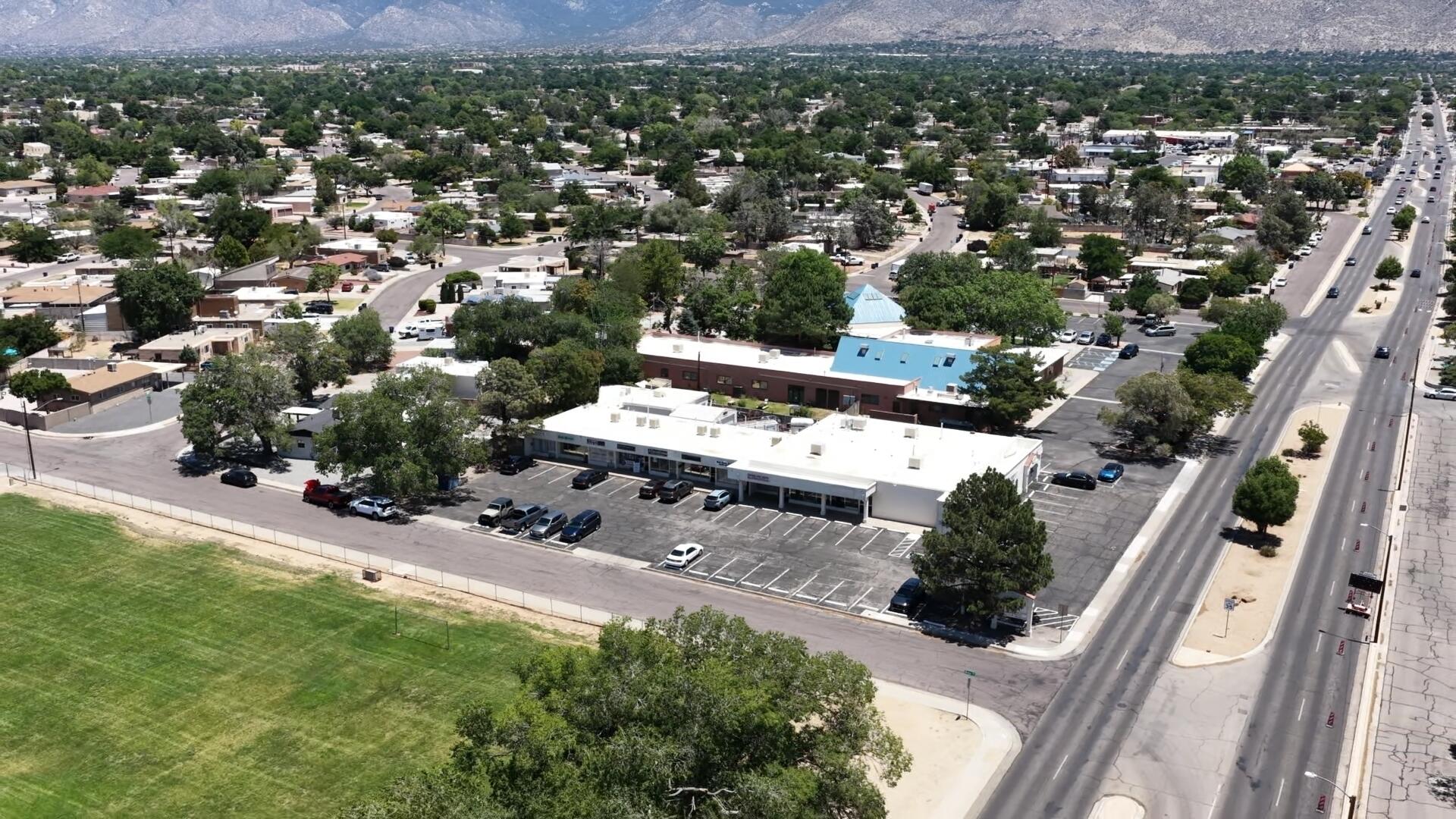 Photo 4 — 9301 Candelaria Road NE