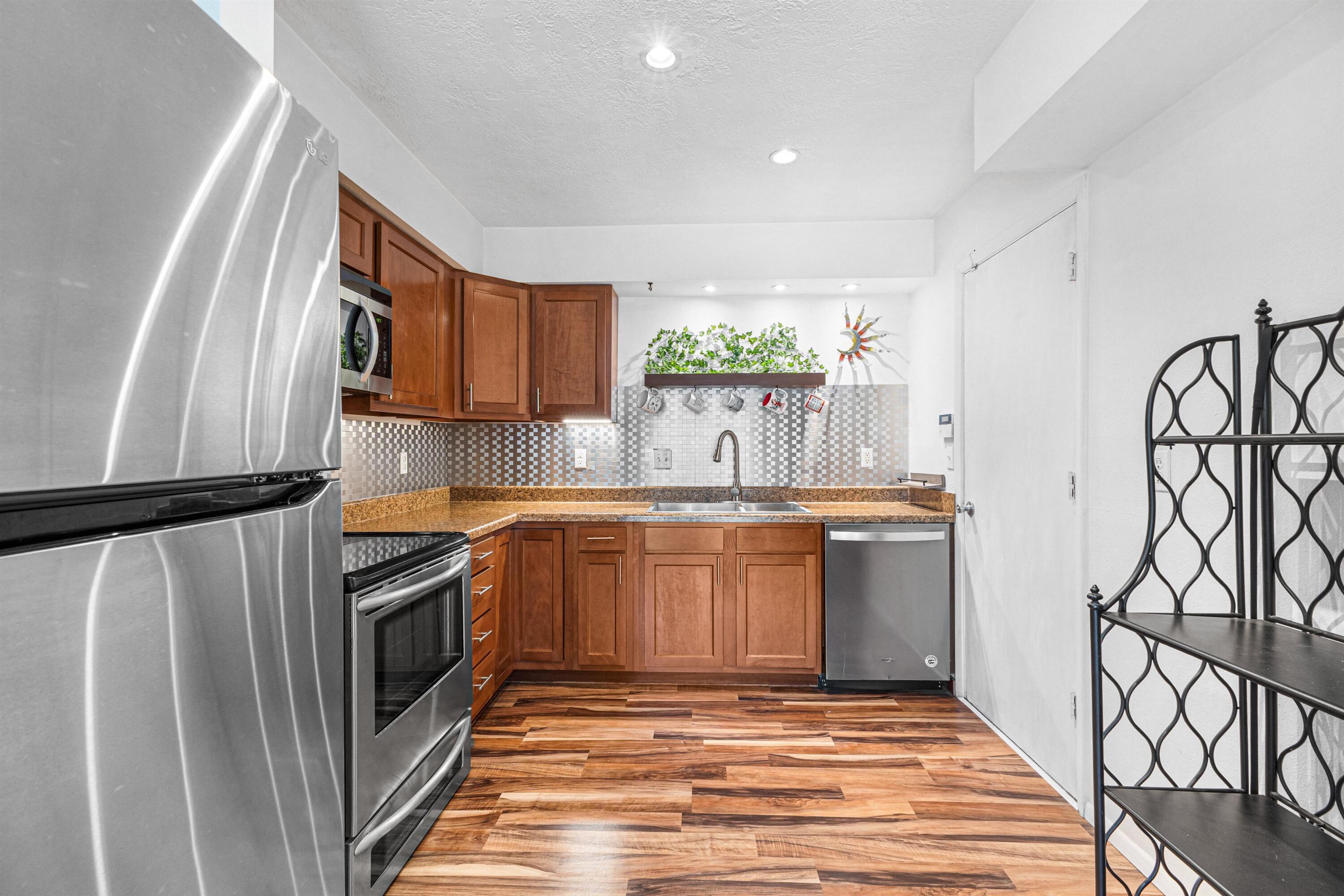 Photo 20 — 541 Nathan Street SE