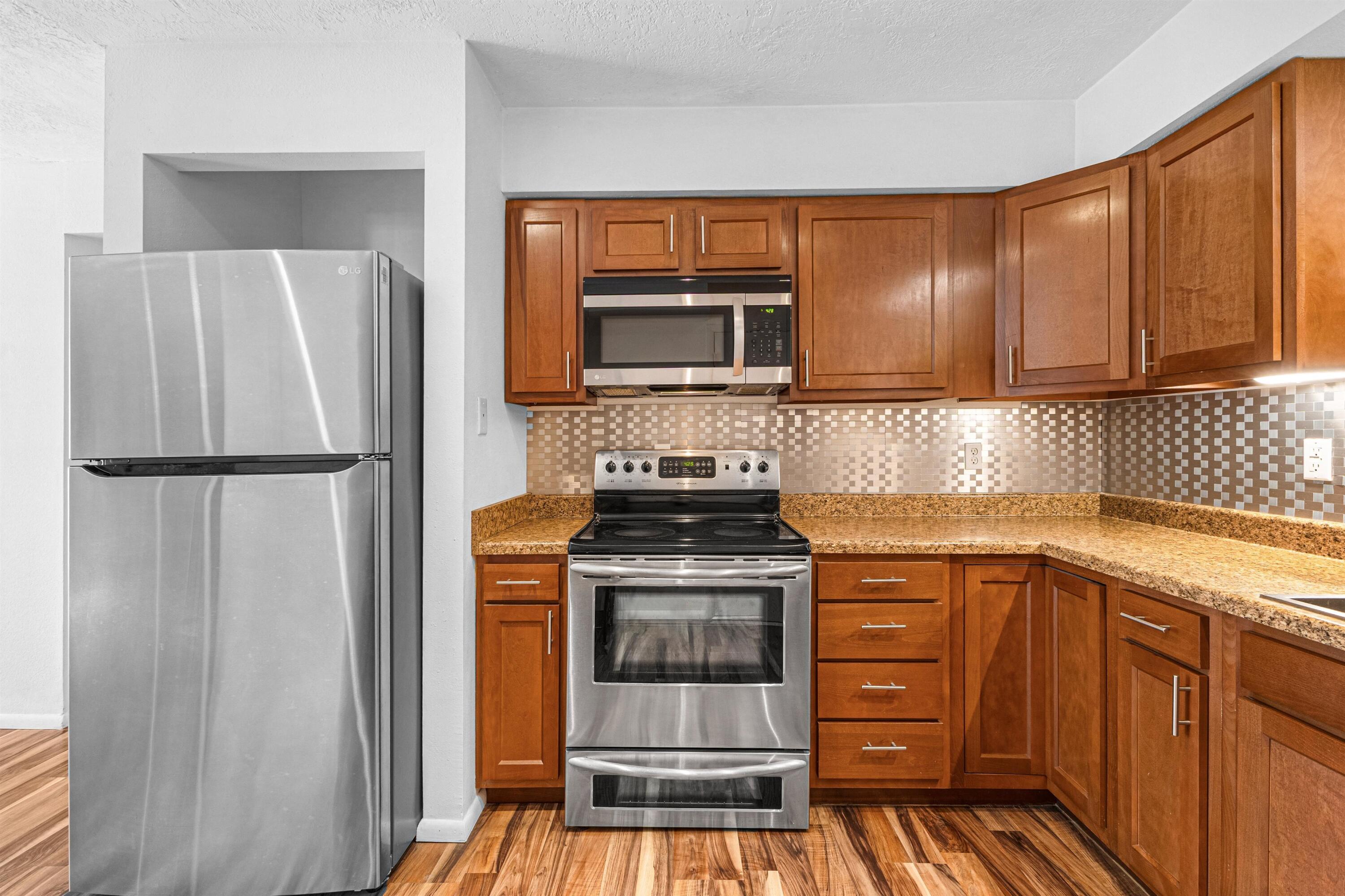 Photo 19 — 541 Nathan Street SE