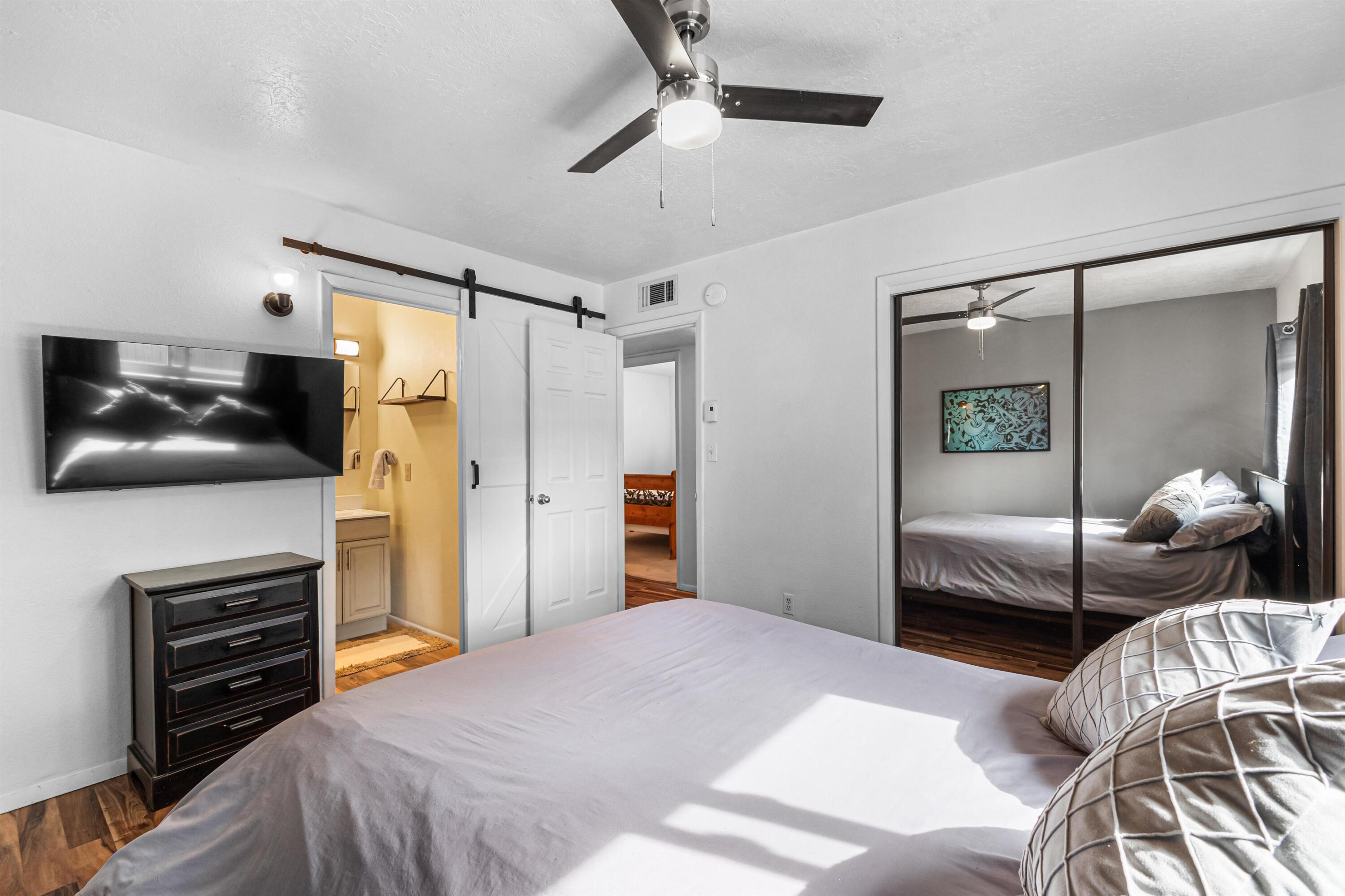 Photo 15 — 541 Nathan Street SE