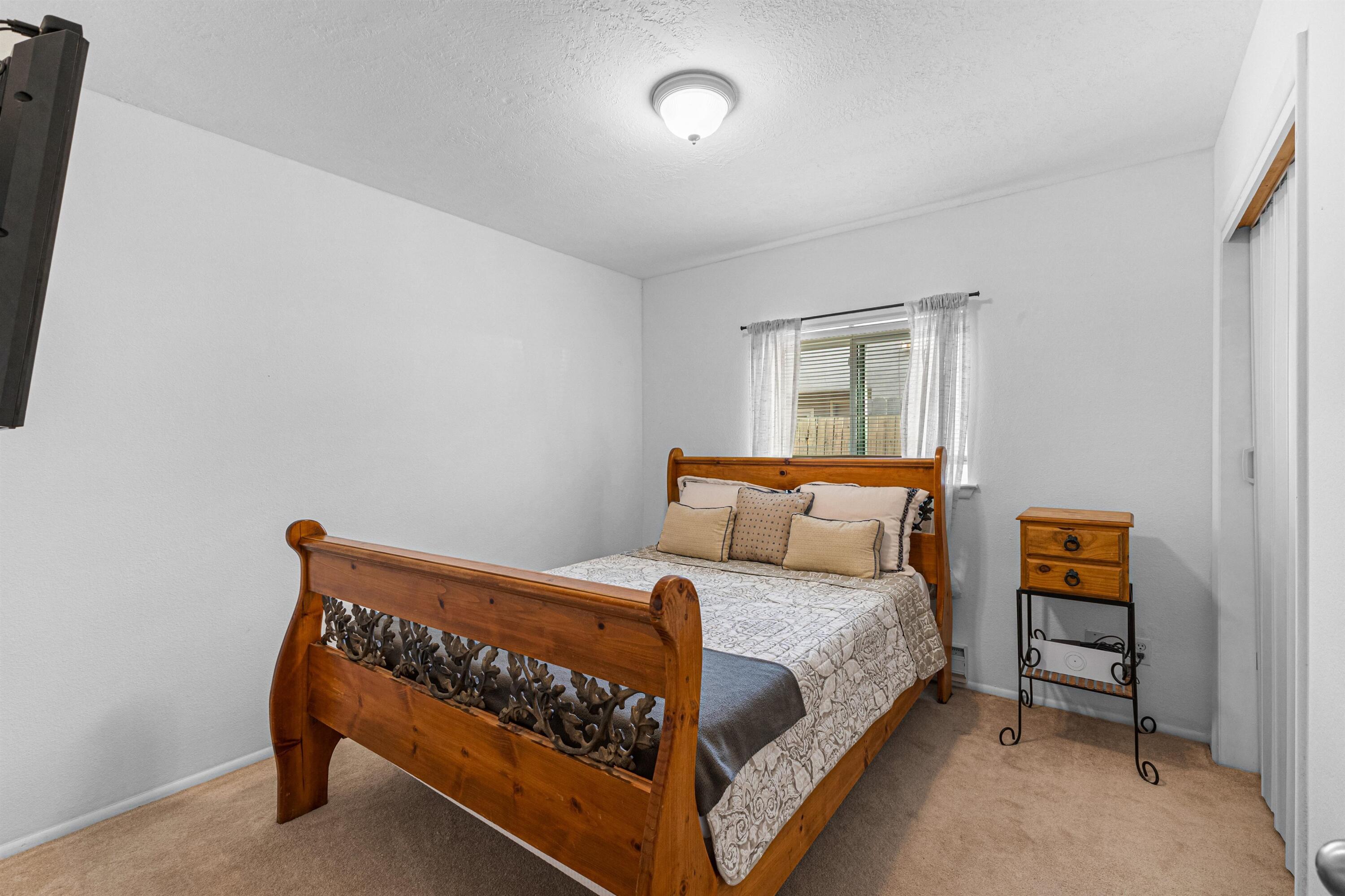 Photo 11 — 541 Nathan Street SE