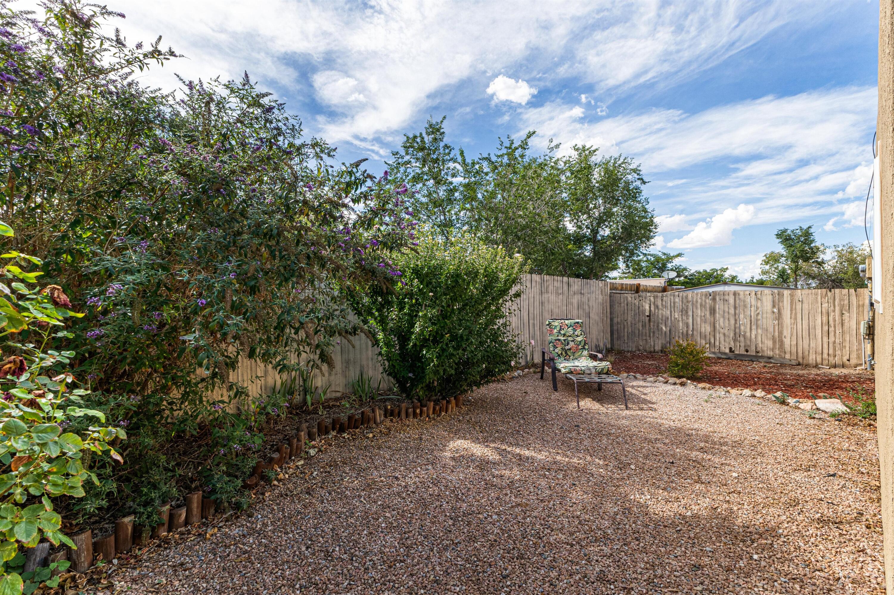 Photo 3 — 541 Nathan Street SE