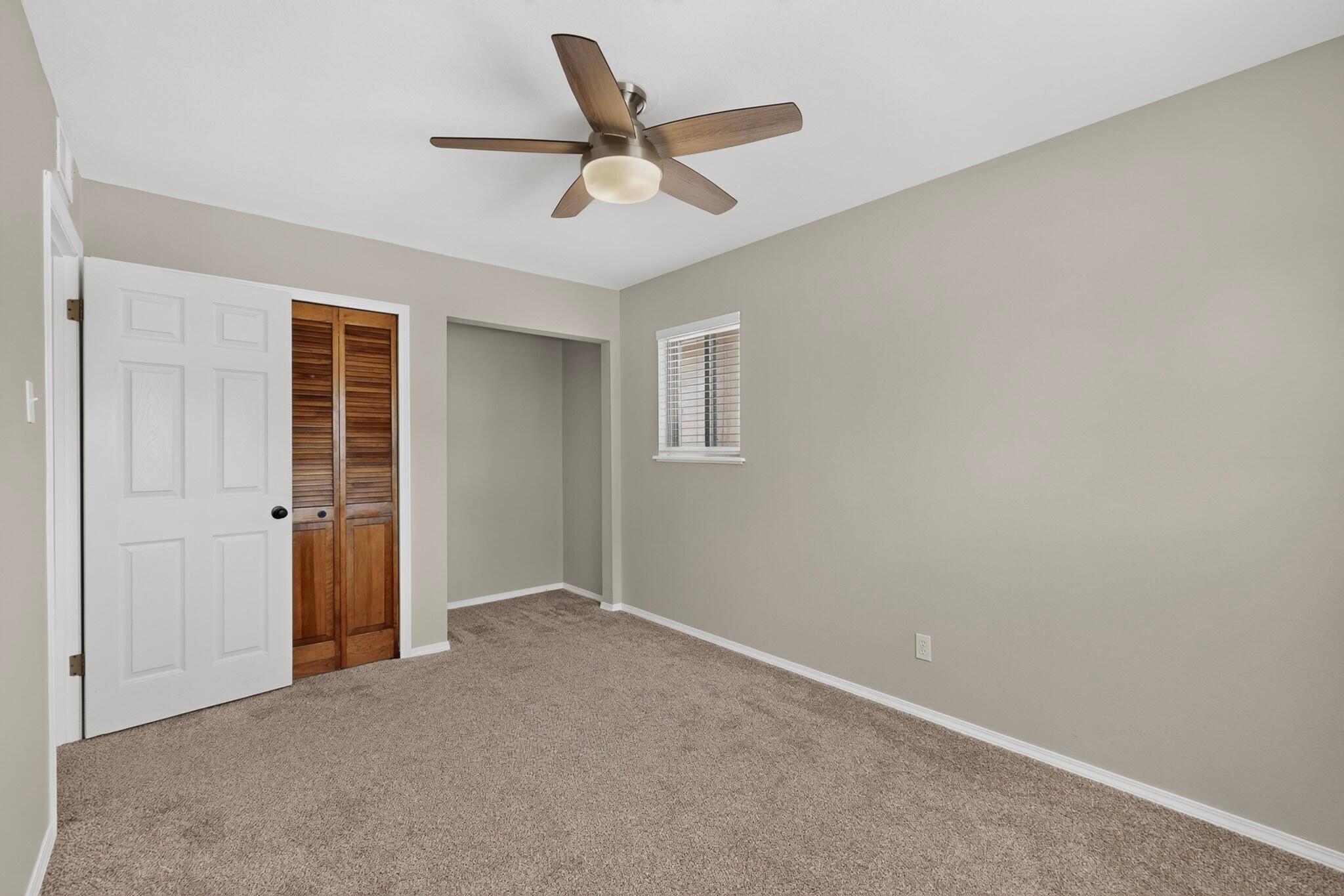 Photo 13 — 829 Shirley Street NE