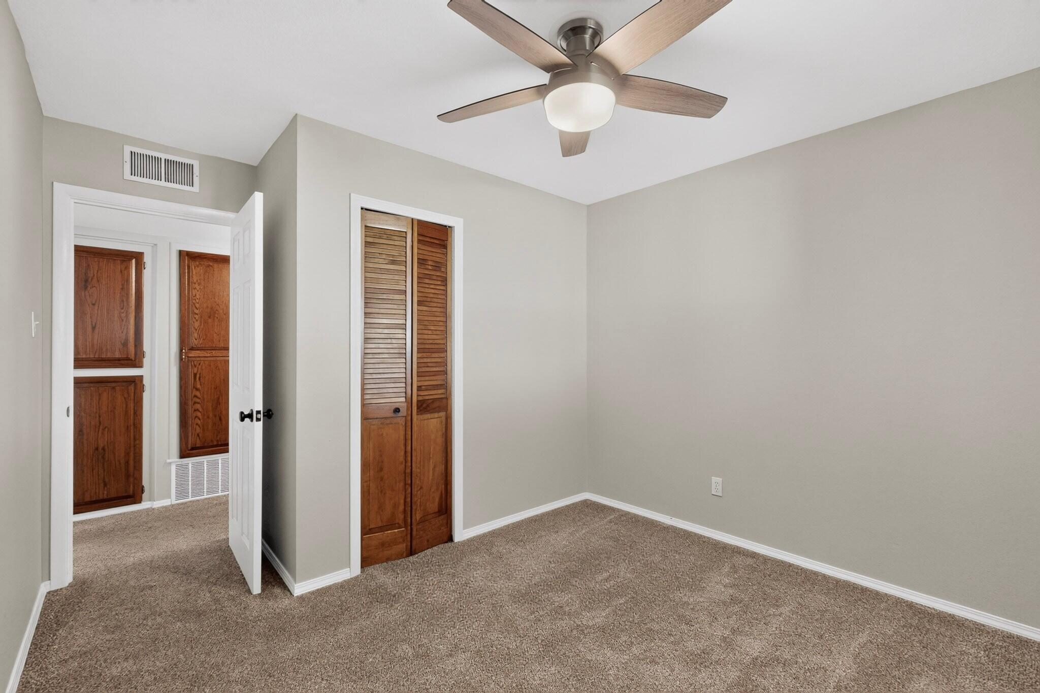 Photo 12 — 829 Shirley Street NE