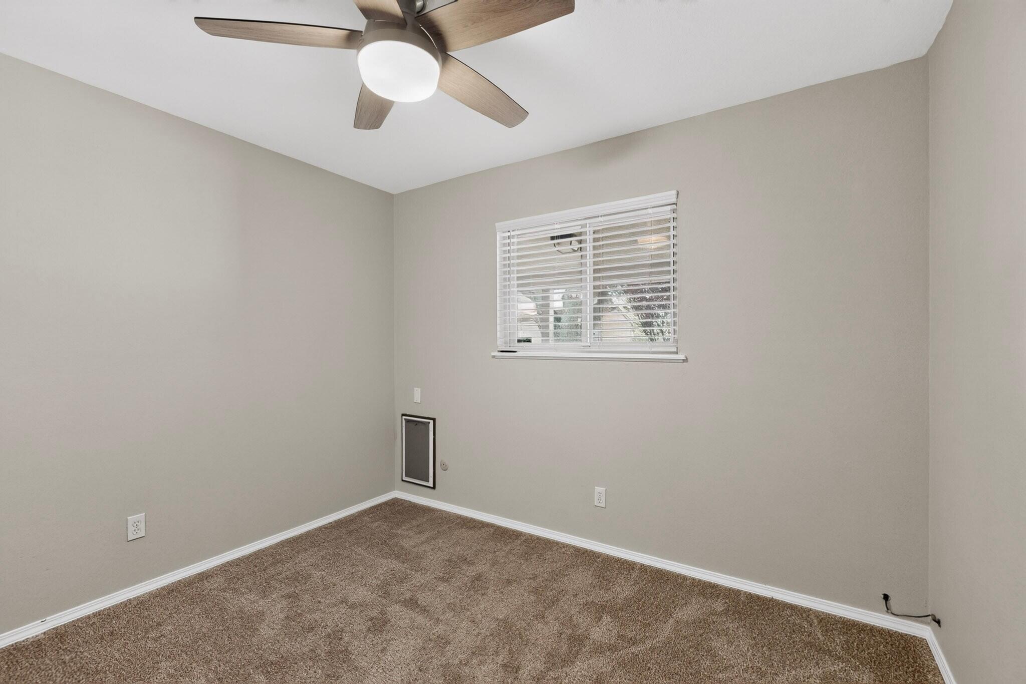Photo 11 — 829 Shirley Street NE