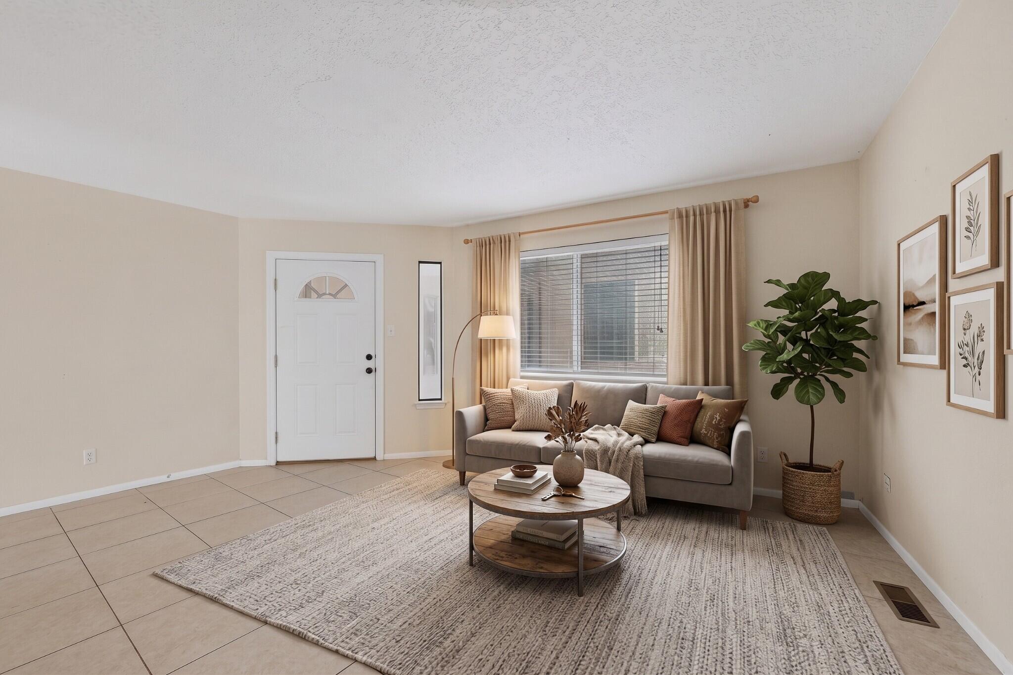 Photo 8 — 517 Madison Place SE