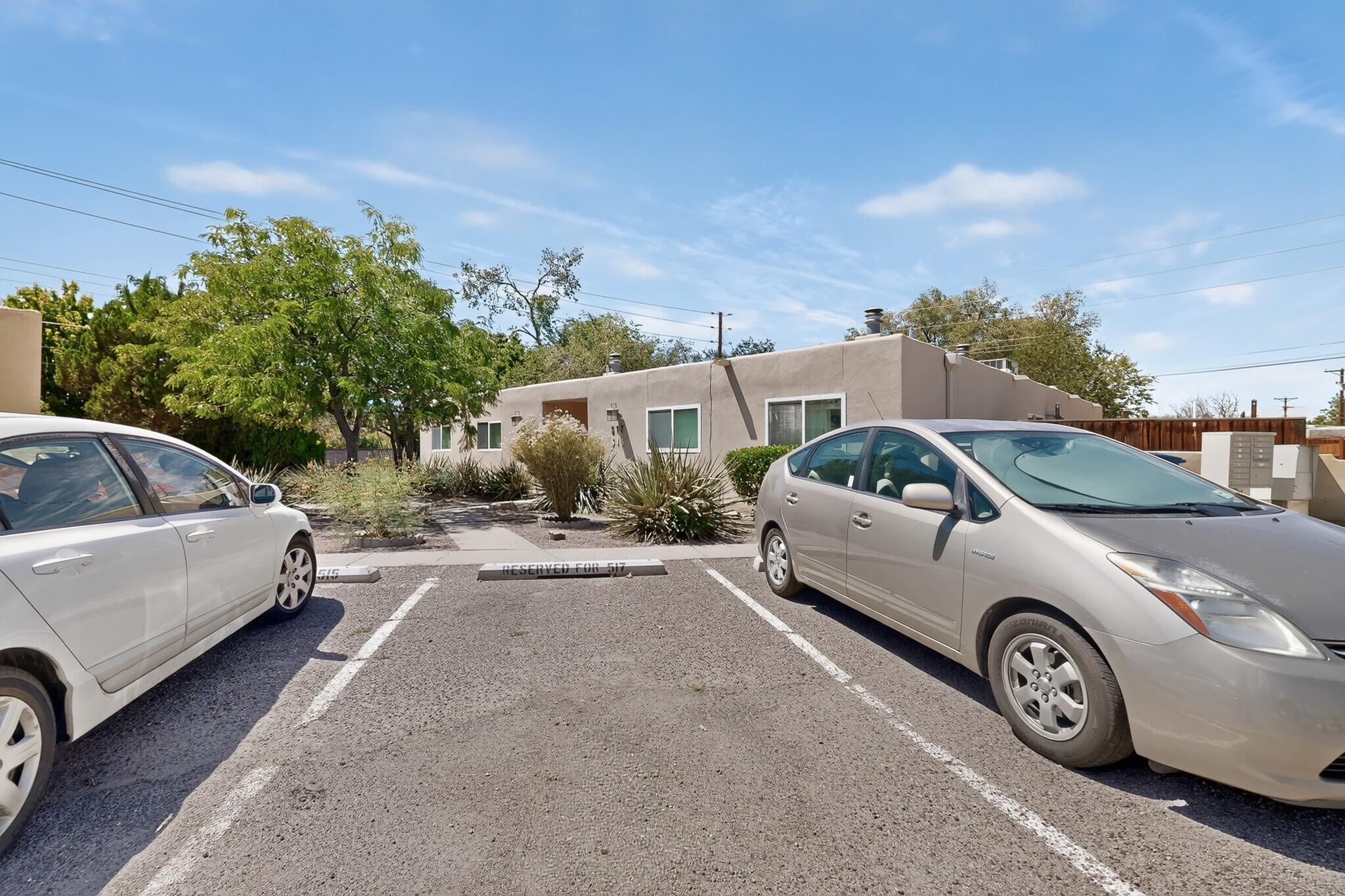 Photo 6 — 517 Madison Place SE