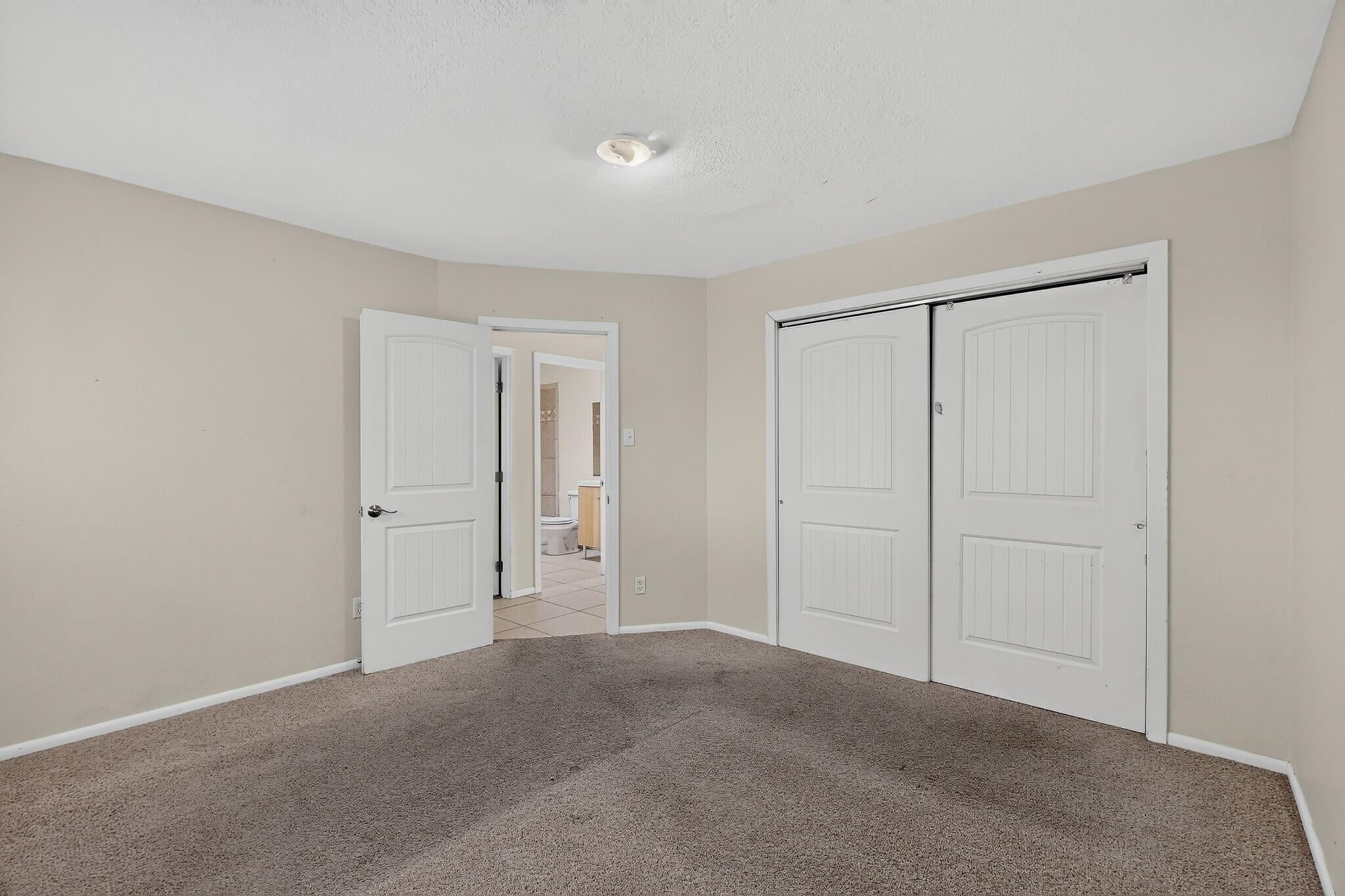 Photo 15 — 517 Madison Place SE