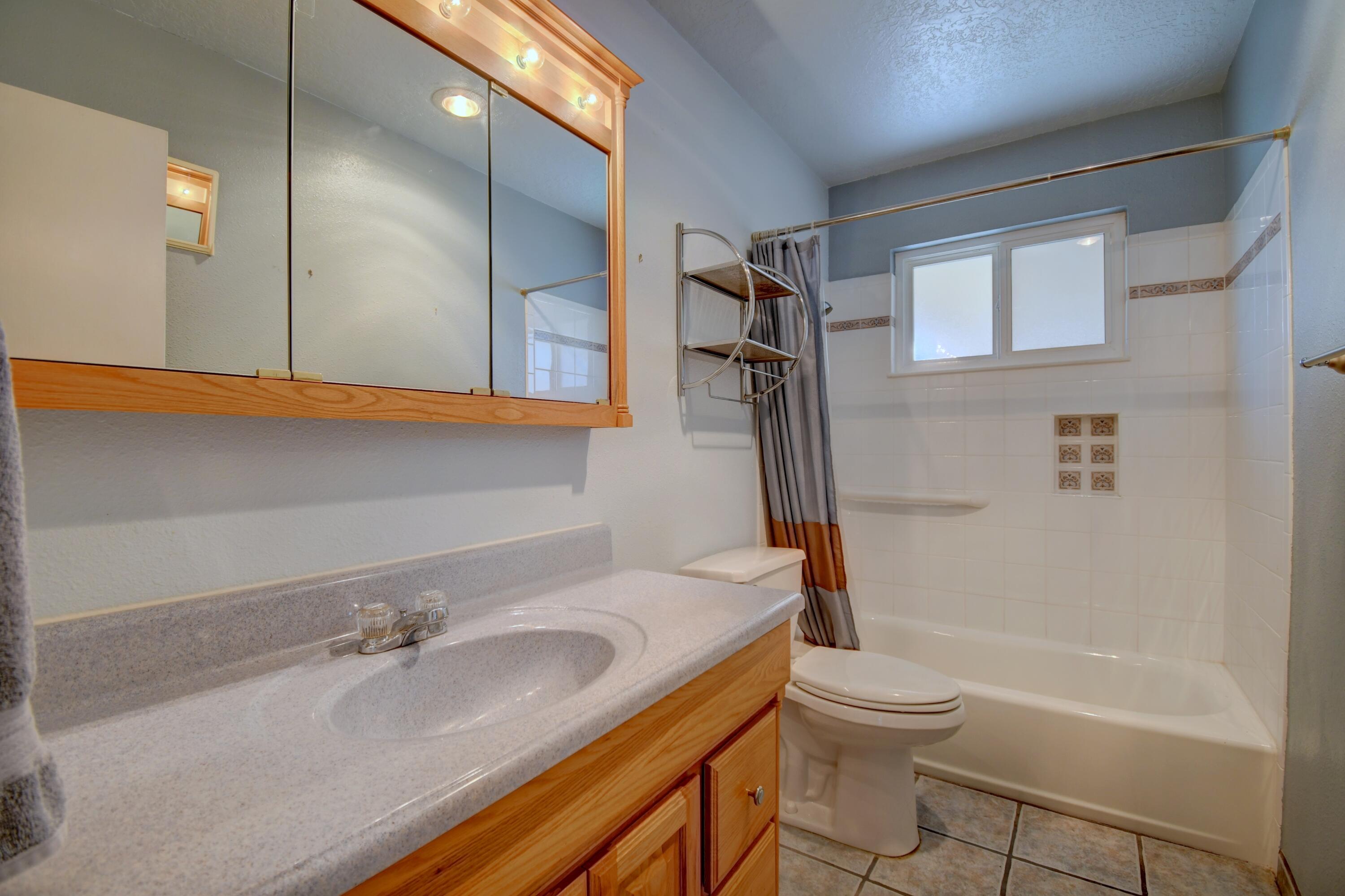 Photo 4 — 3332 Betts Drive NE