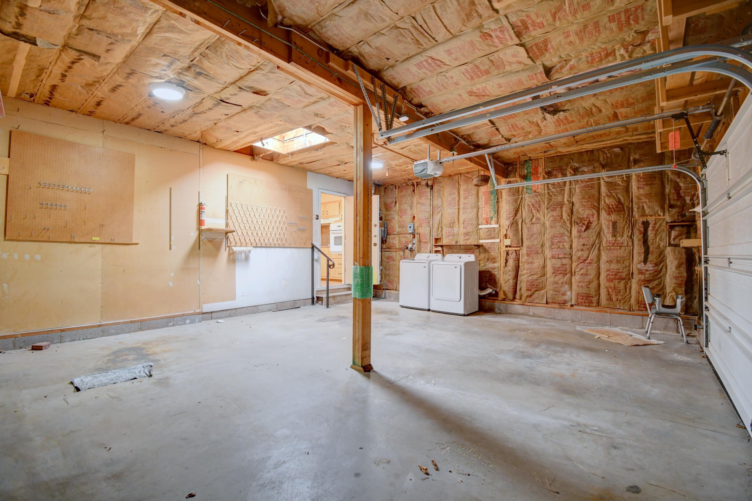 Photo 7 — 3332 Betts Drive NE