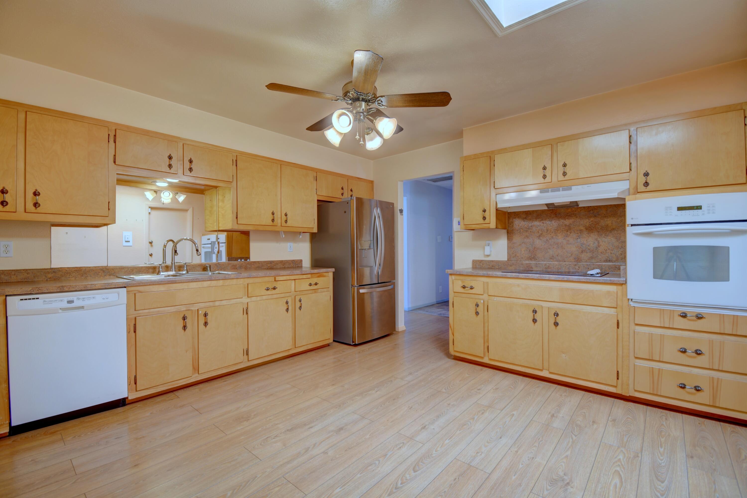 Photo 13 — 3332 Betts Drive NE
