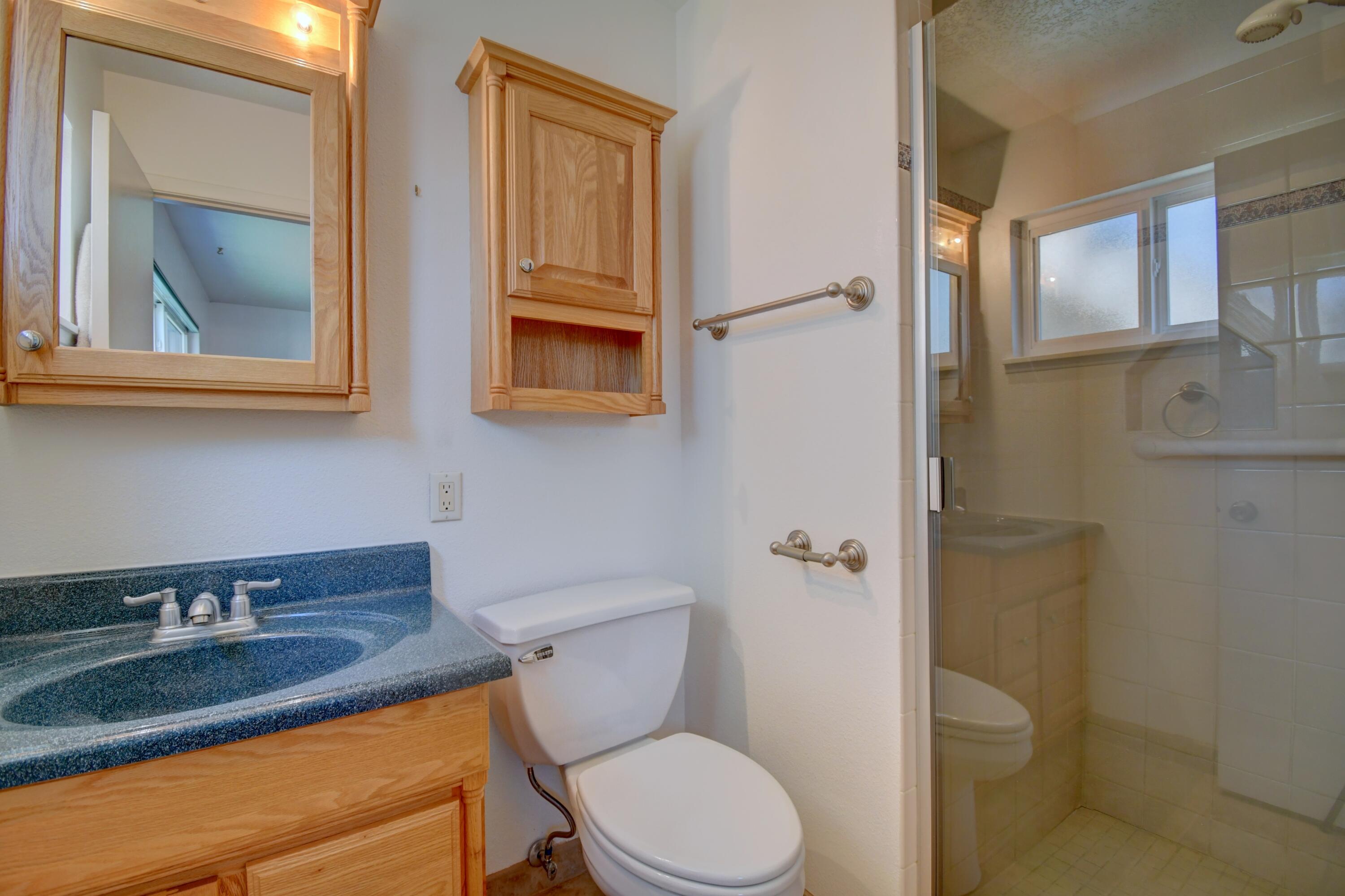 Photo 18 — 3332 Betts Drive NE